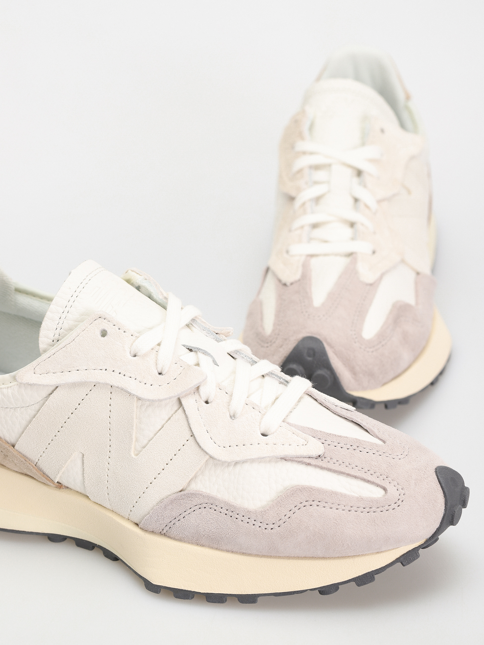 Обувки New Balance 327 (sea salt brown)