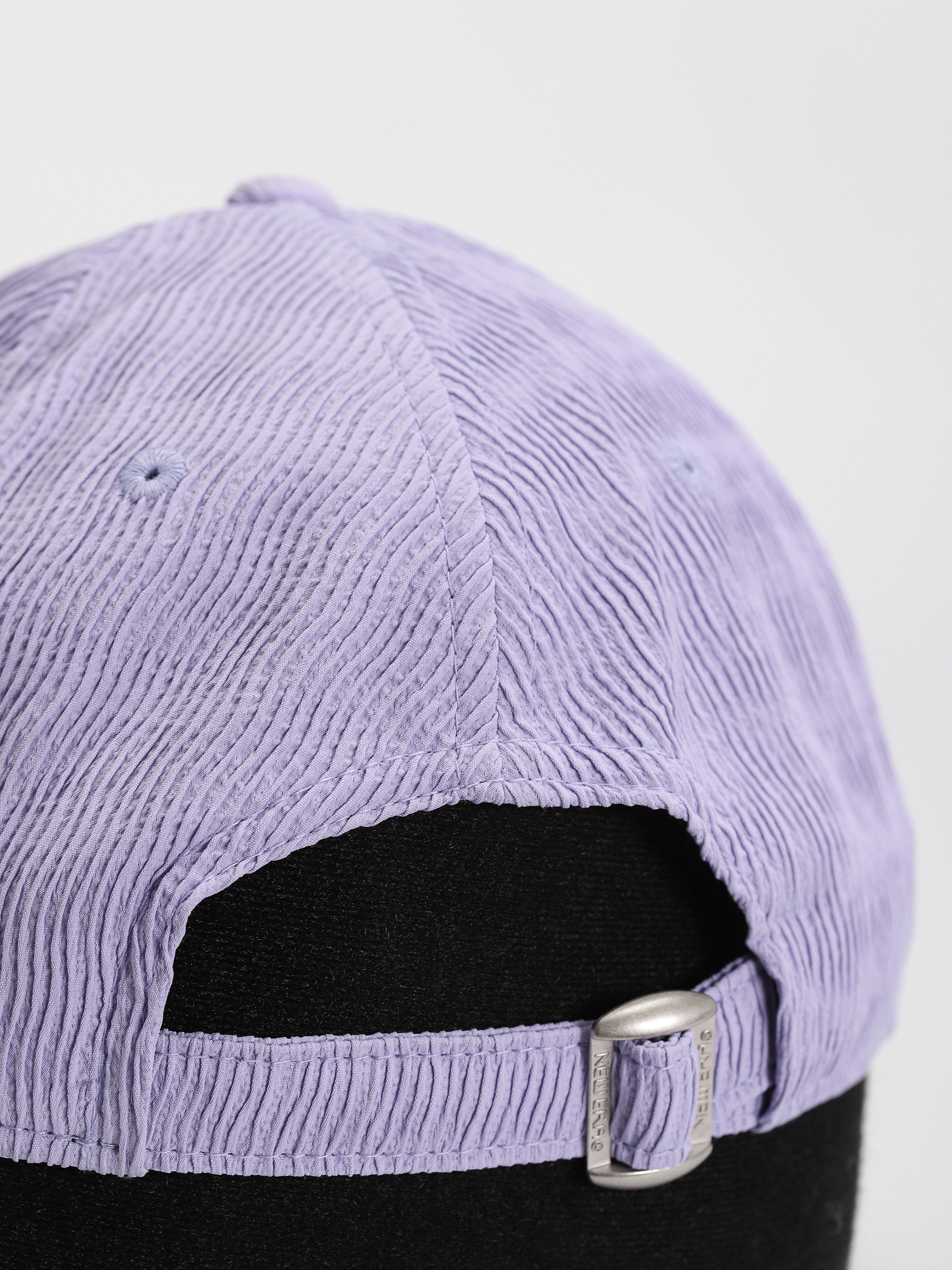 Шапка с козирка New Era Ruching 9Forty New York Yankees Wmn (purple/lavender)