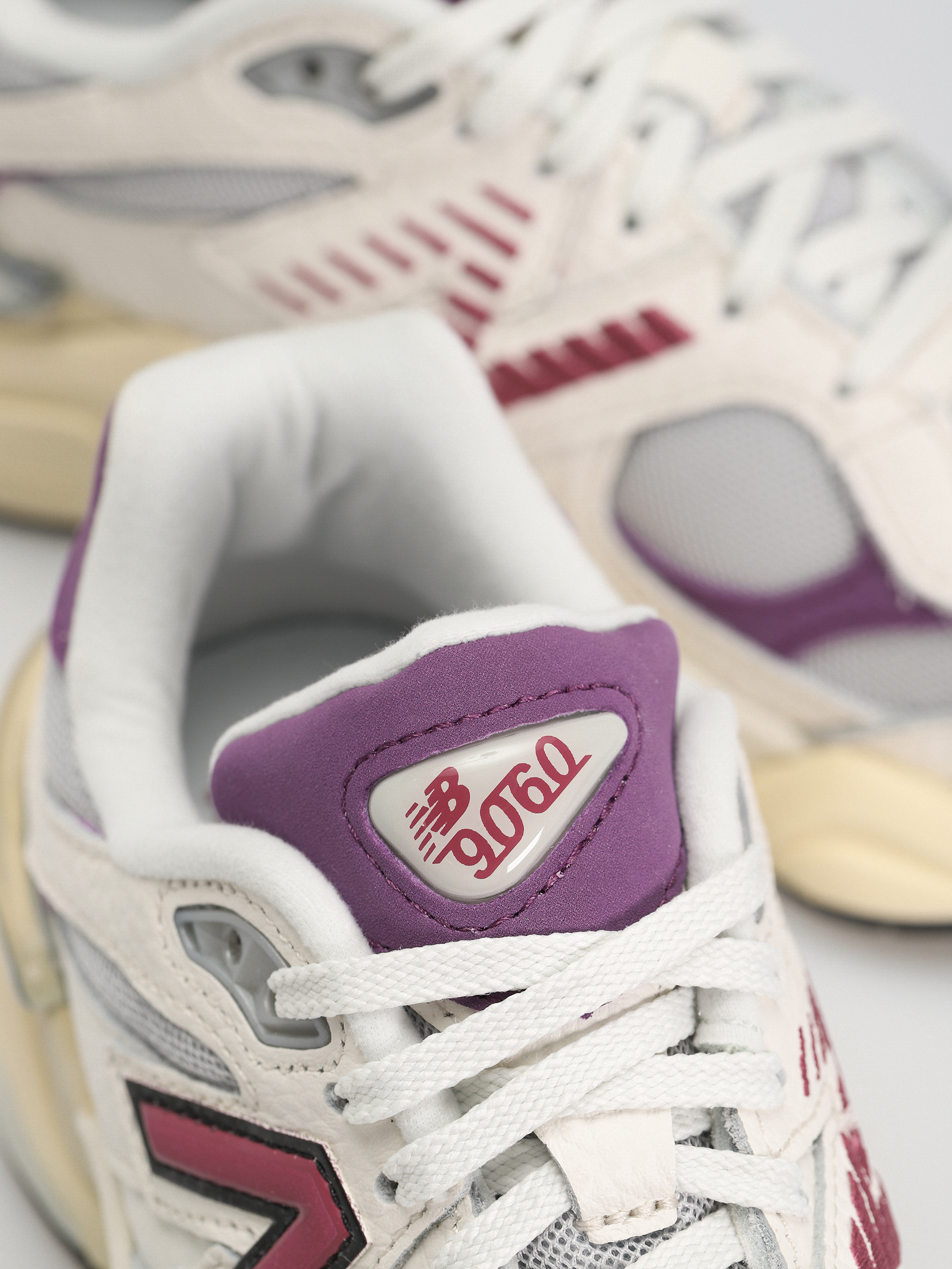 Обувки New Balance 9060 (sea salt purple)