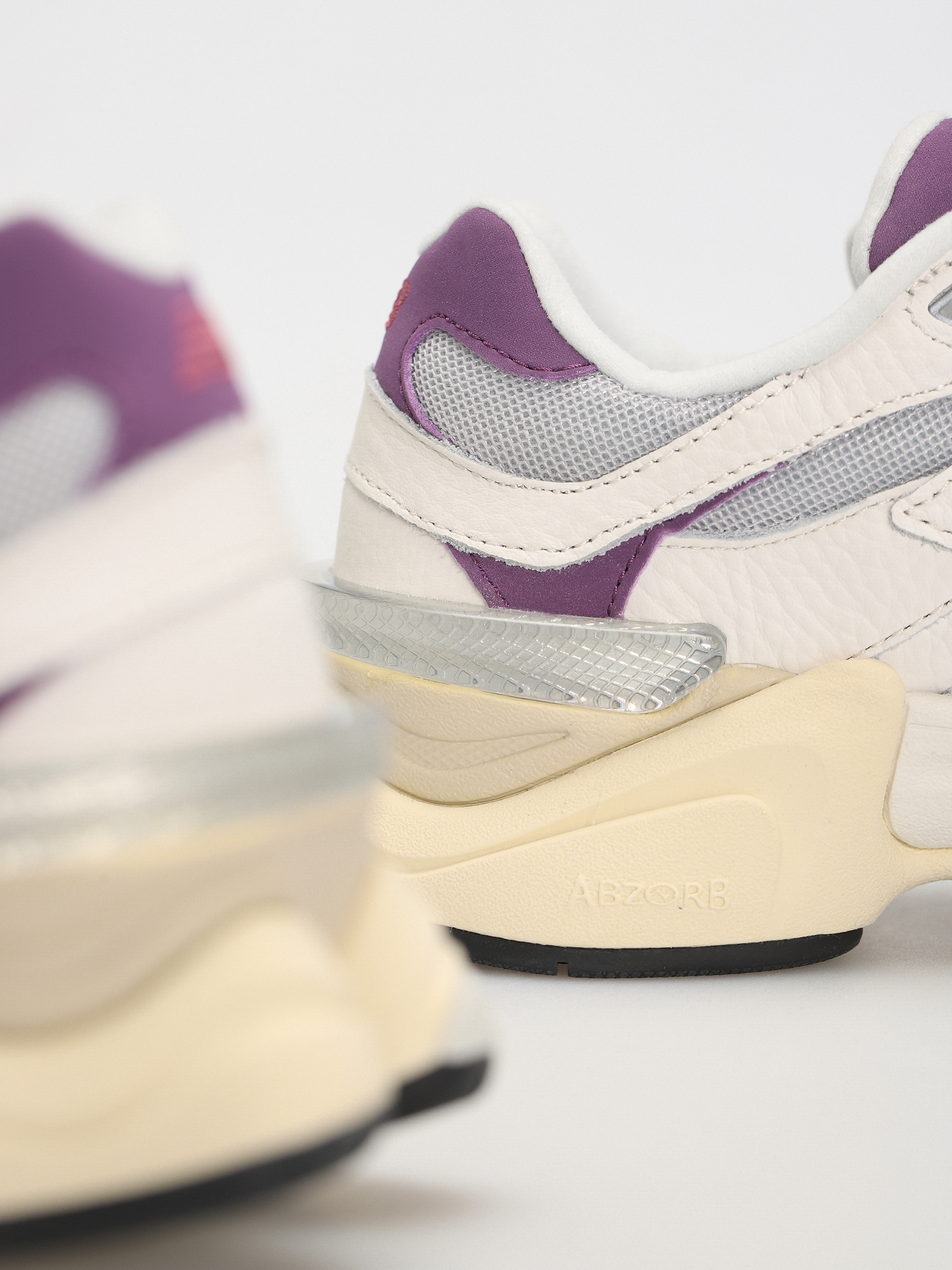 Обувки New Balance 9060 (sea salt purple)