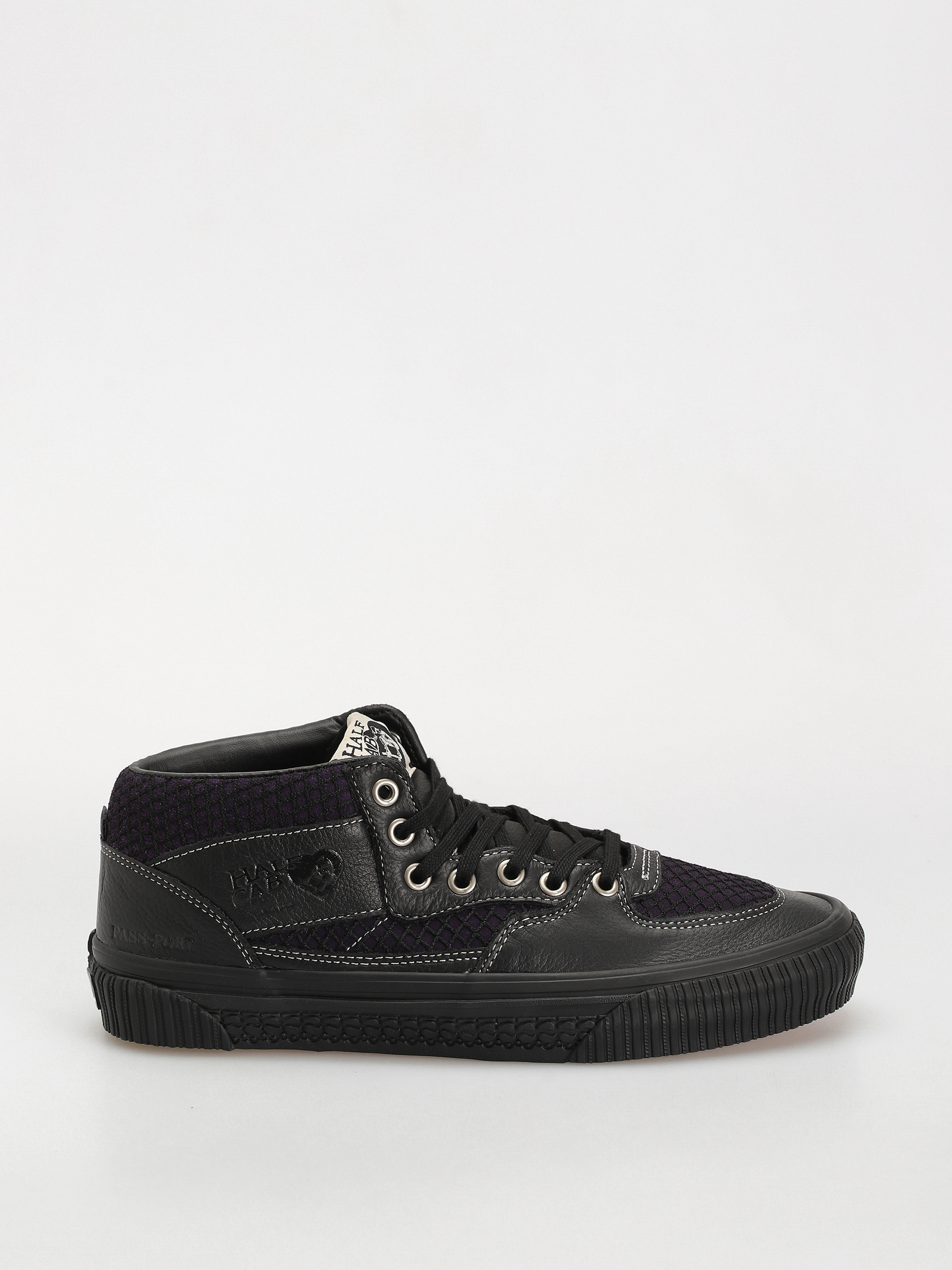 Обувки Vans X Pass Port Skate Half Cab (pass-port black/purple)