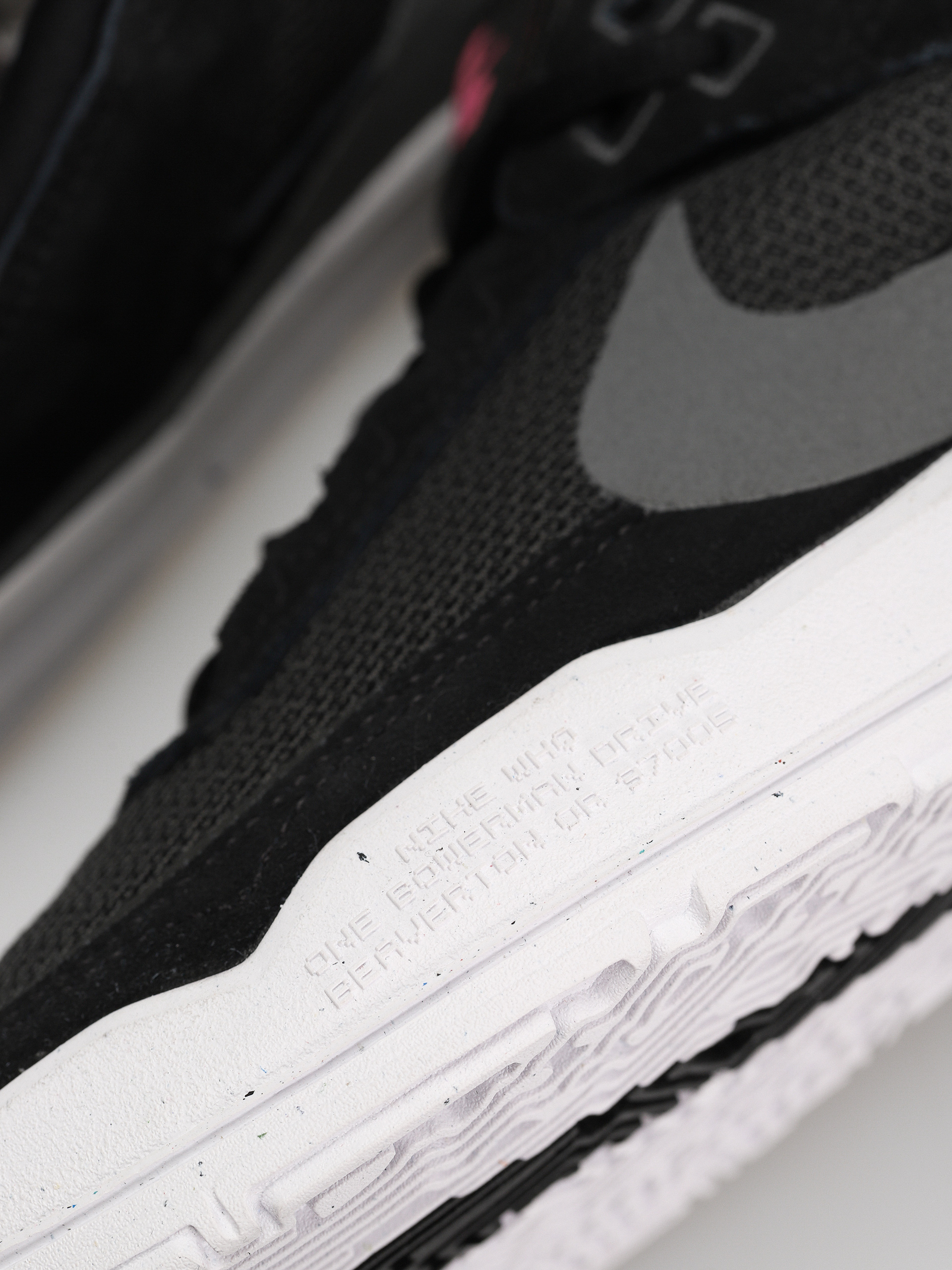 Обувки Nike SB Day One JR (black/cool grey anthracite alchemy pink)