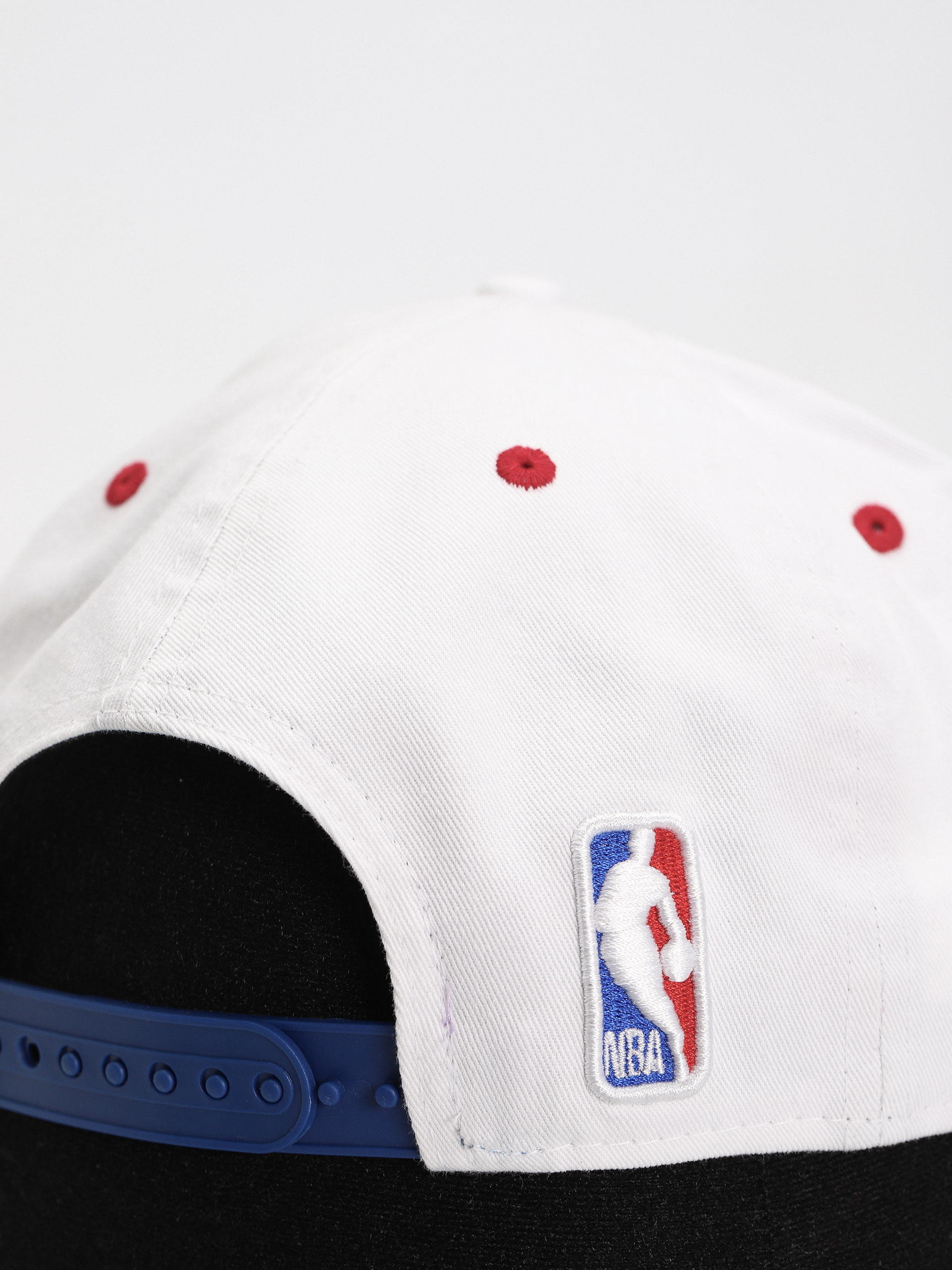 Шапка с козирка New Era Washed NBA Golfer (white/navy)
