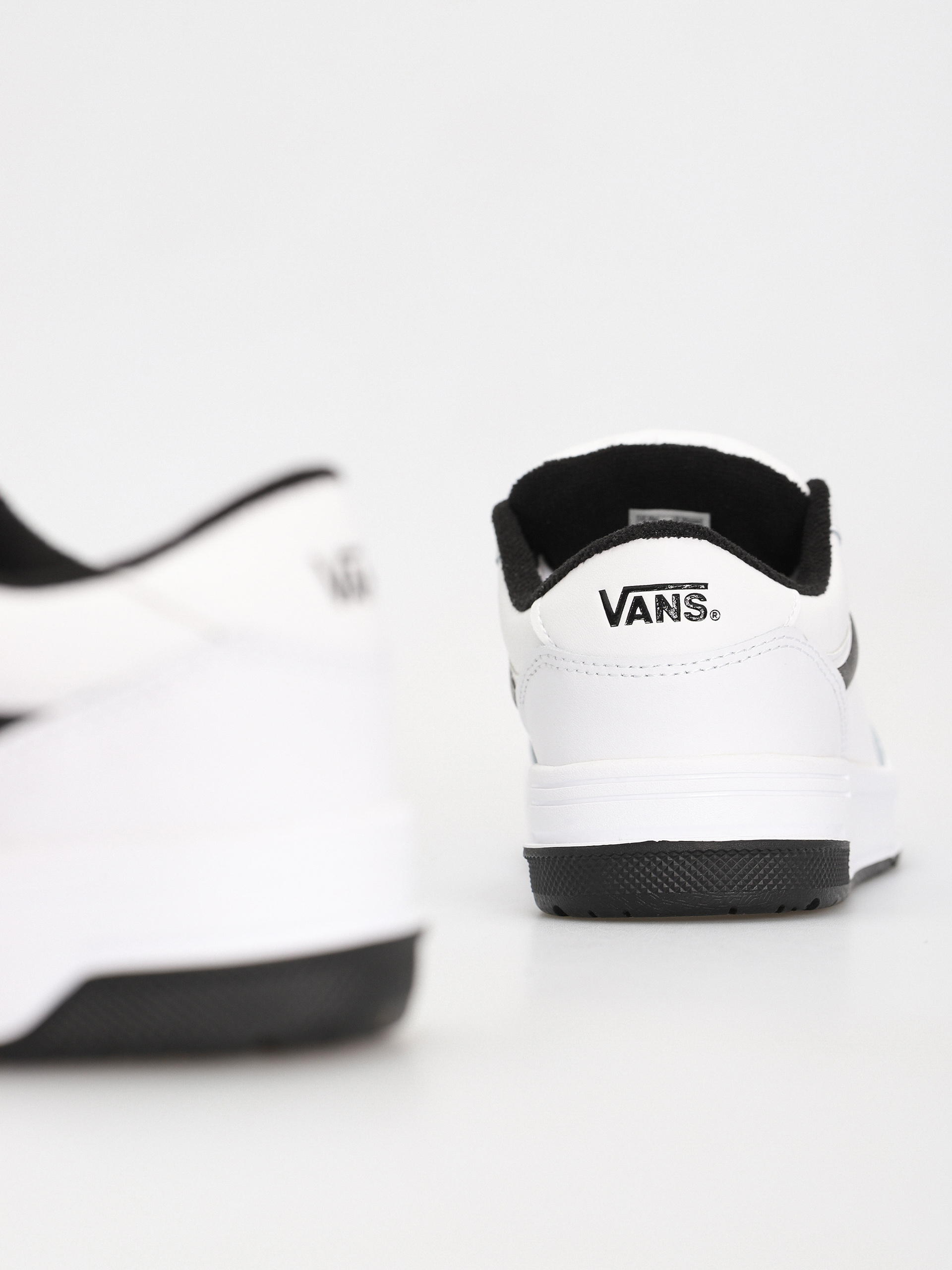 Обувки Vans Hylane (white/black)