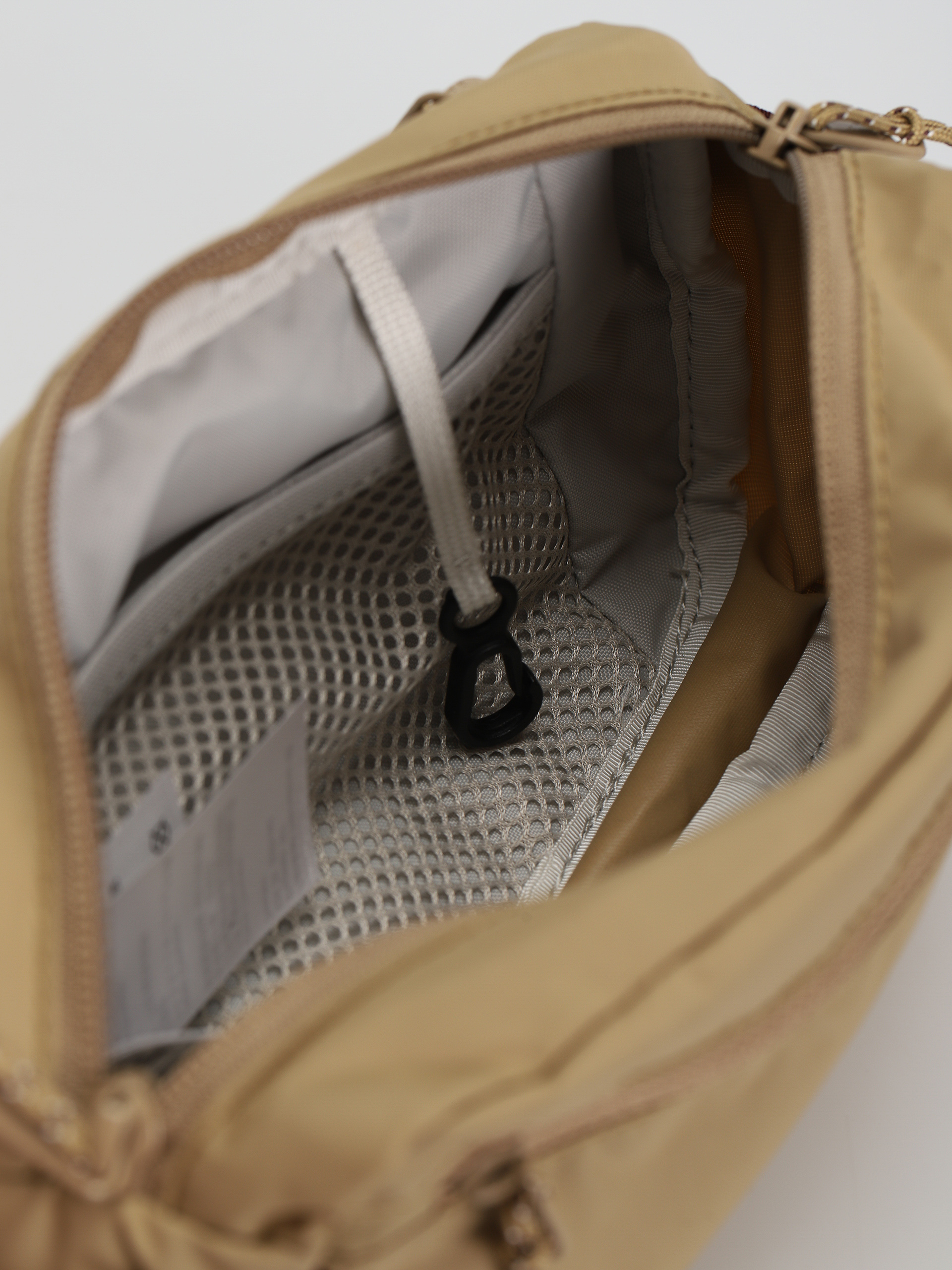 Чантичка за кръст Fjallraven High Coast Hip Pack (clay)