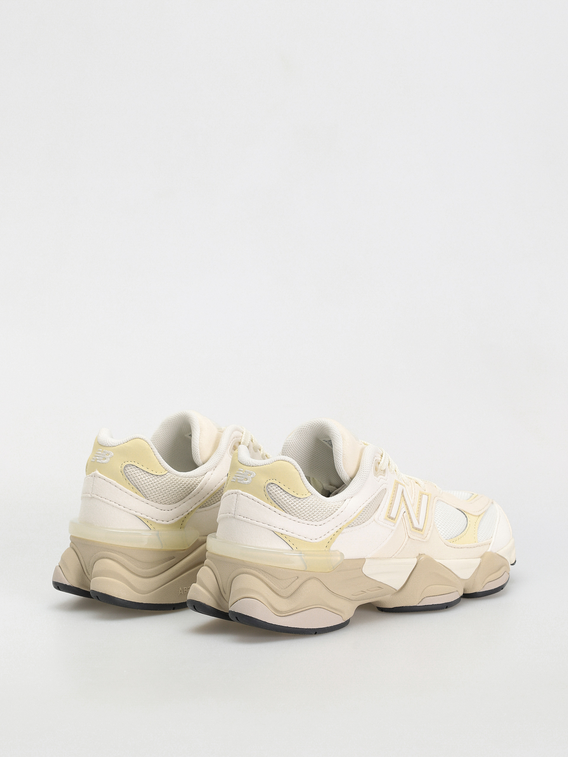 Обувки New Balance 9060 JR (sea salt)