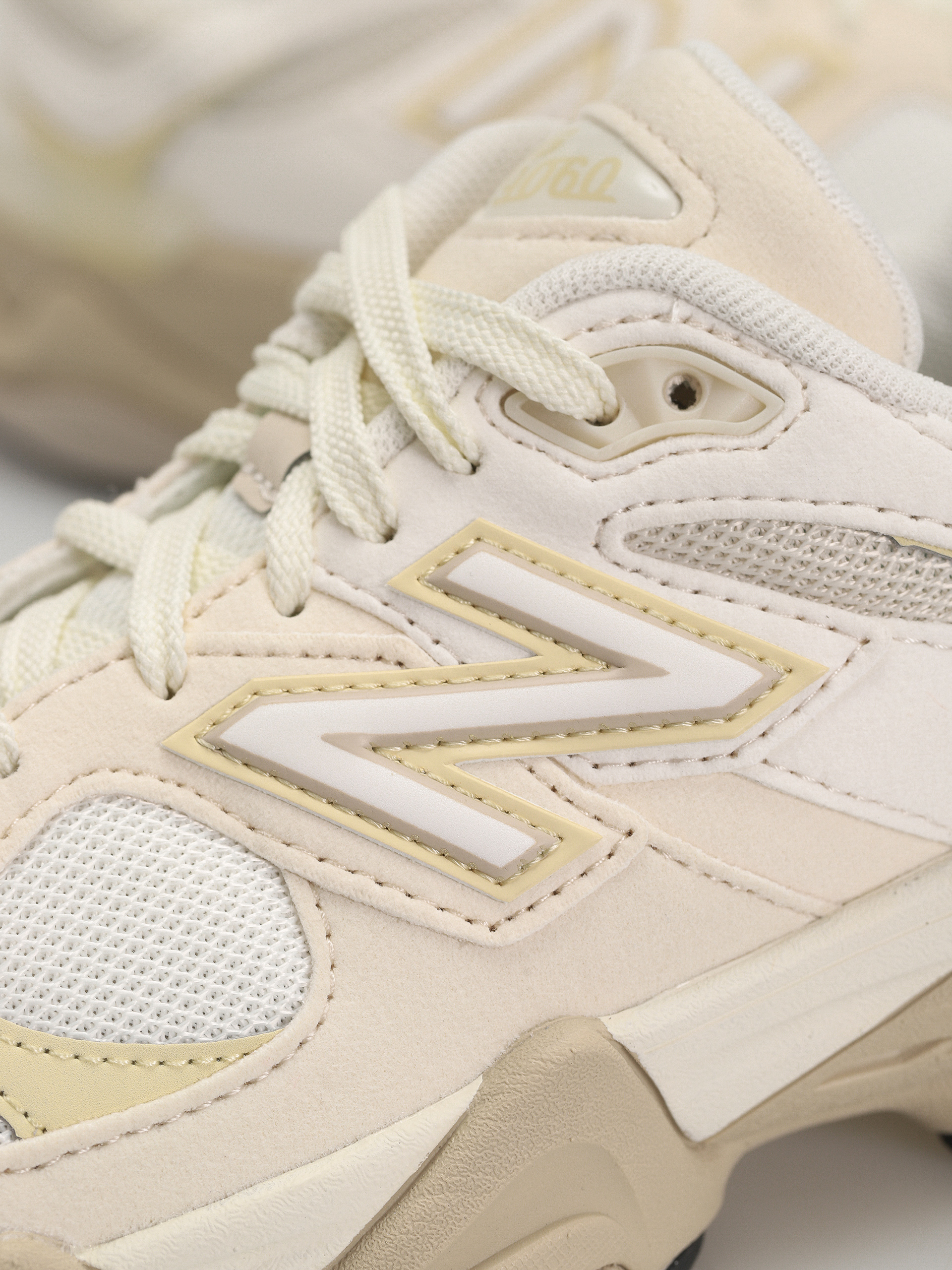 Обувки New Balance 9060 JR (sea salt)