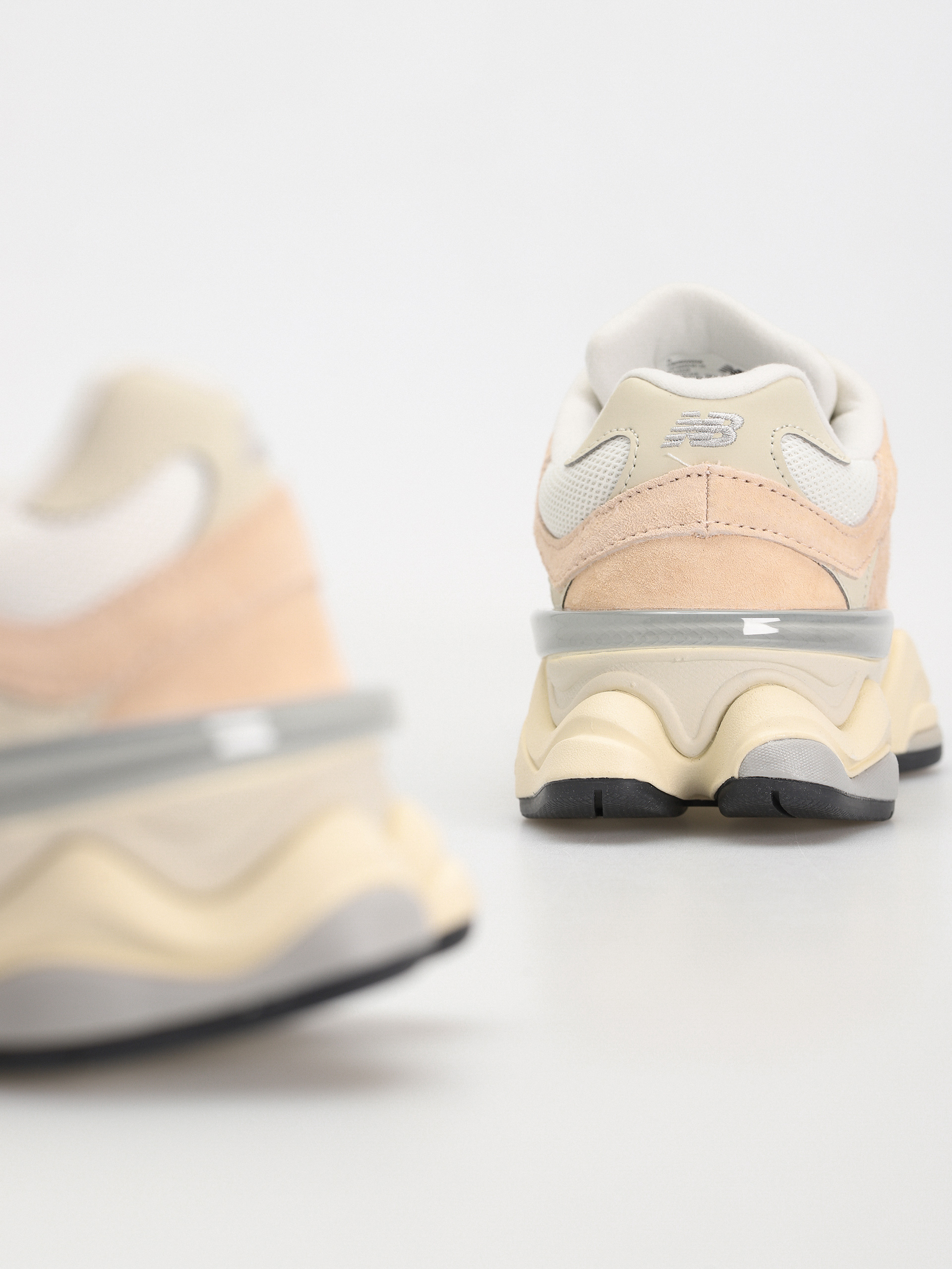 Обувки New Balance 9060 (vintage rose)