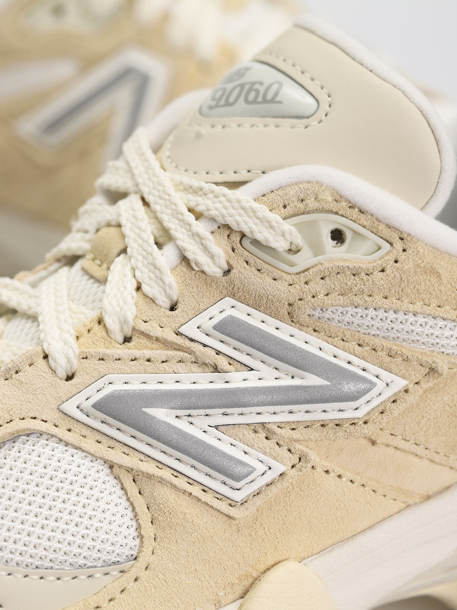 Обувки New Balance 9060 (calcium)