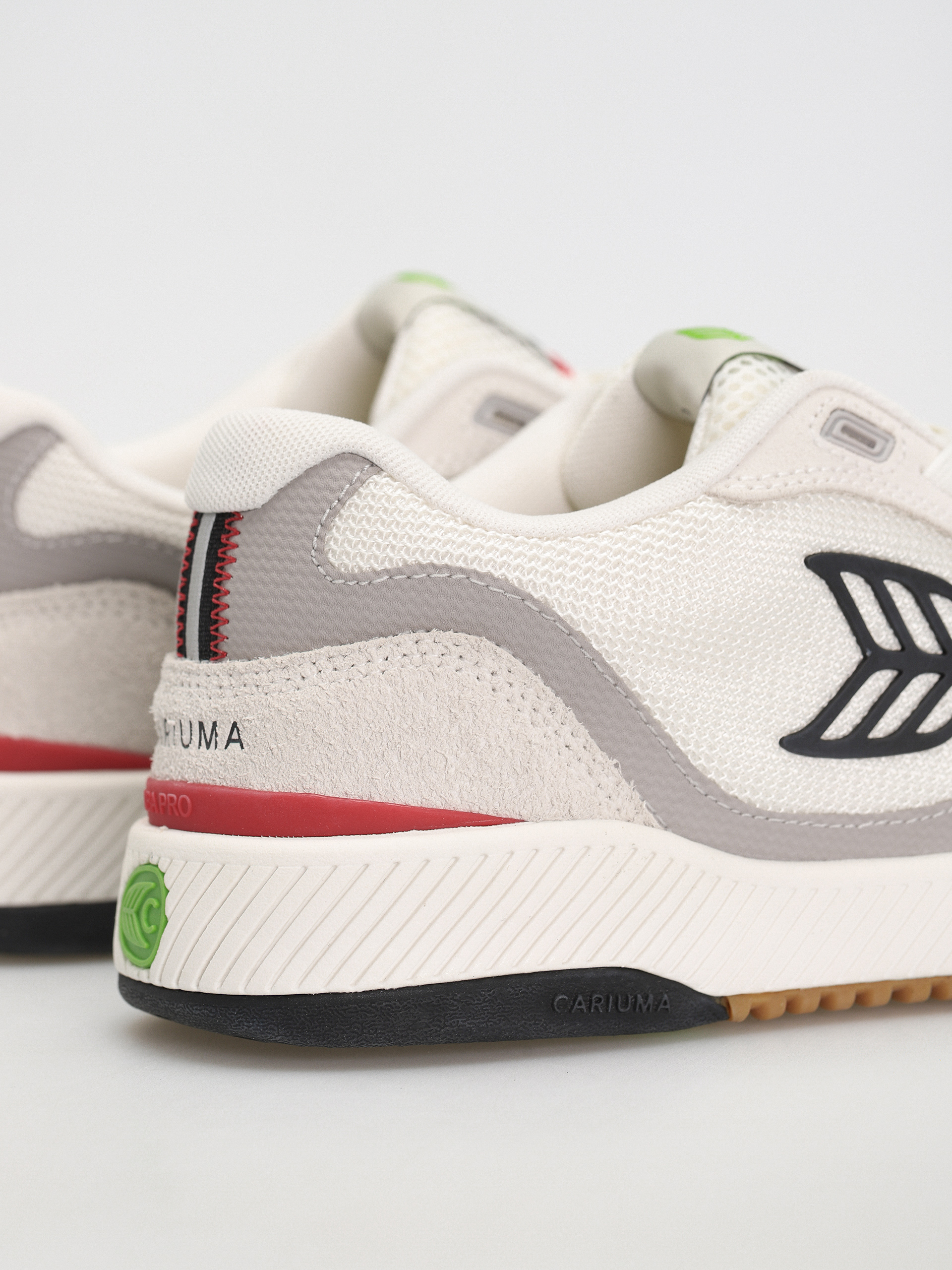 Обувки Cariuma UBA PRO (smoke white/red & black)