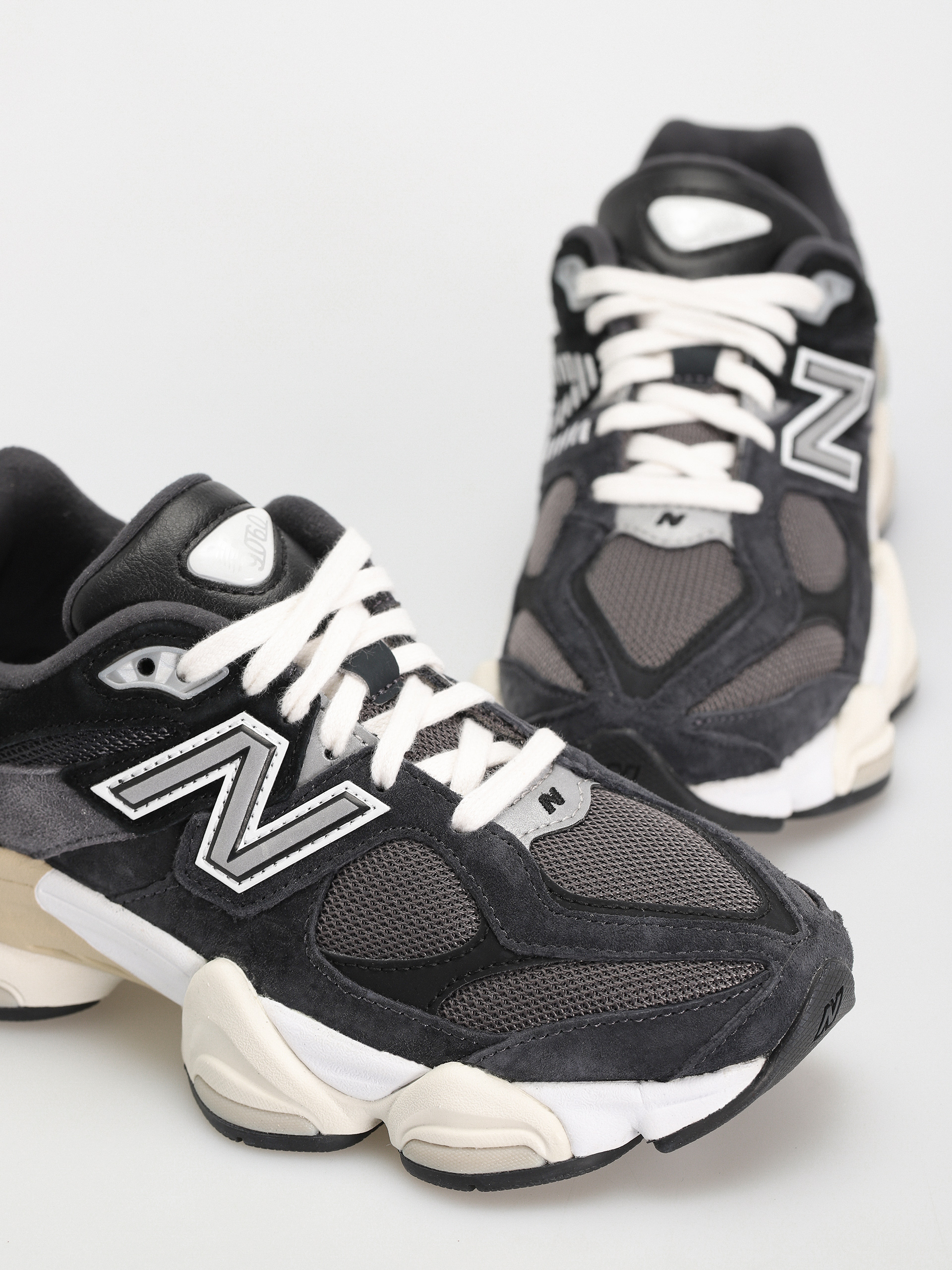 Обувки New Balance 9060 (black)