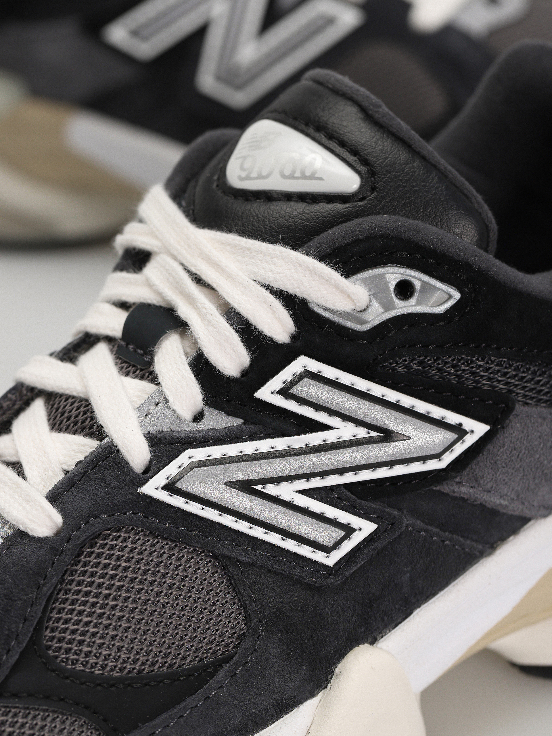 Обувки New Balance 9060 (black)