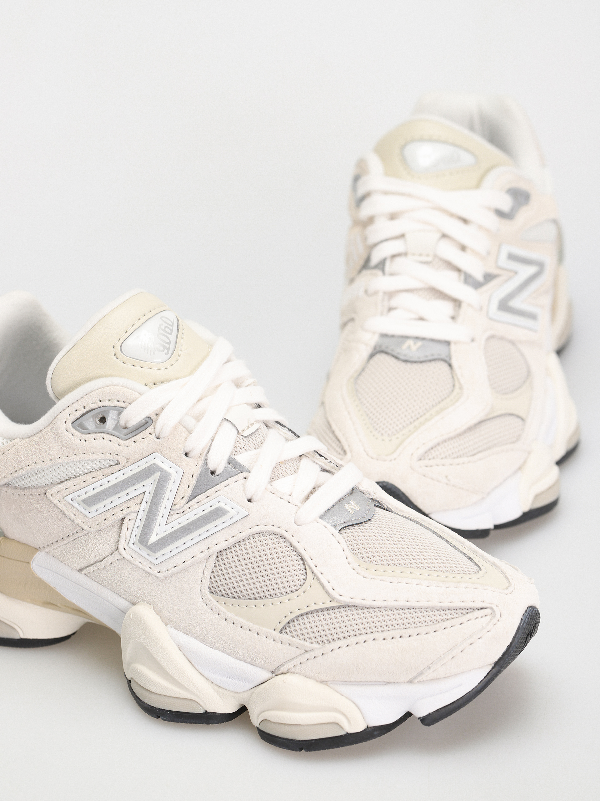 Обувки New Balance 9060 (sea salt moonbeam)