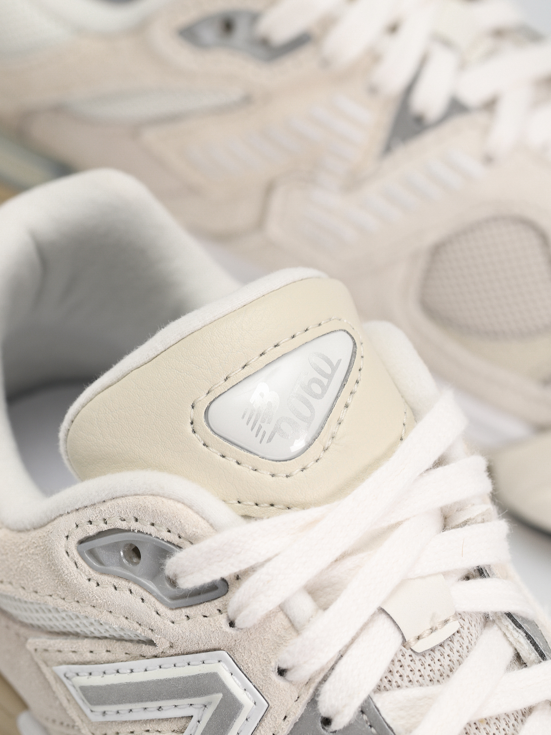 Обувки New Balance 9060 (sea salt moonbeam)