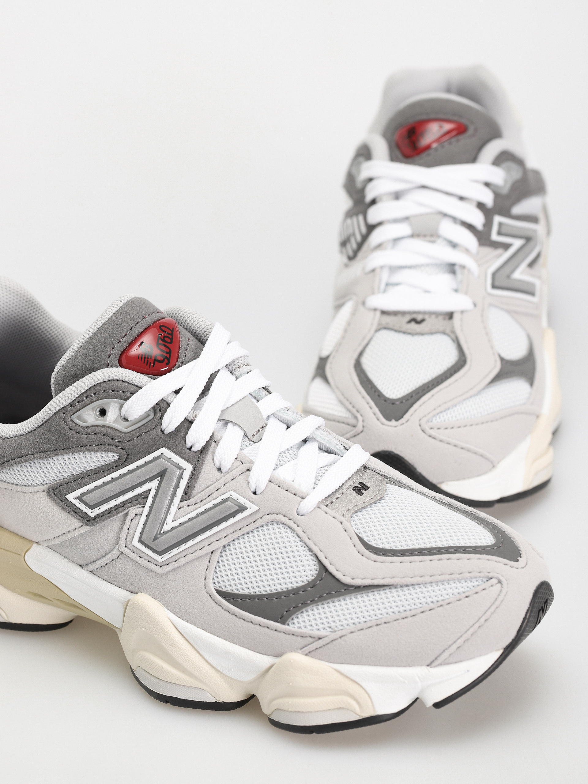 Обувки New Balance 9060 JR (raincloud)