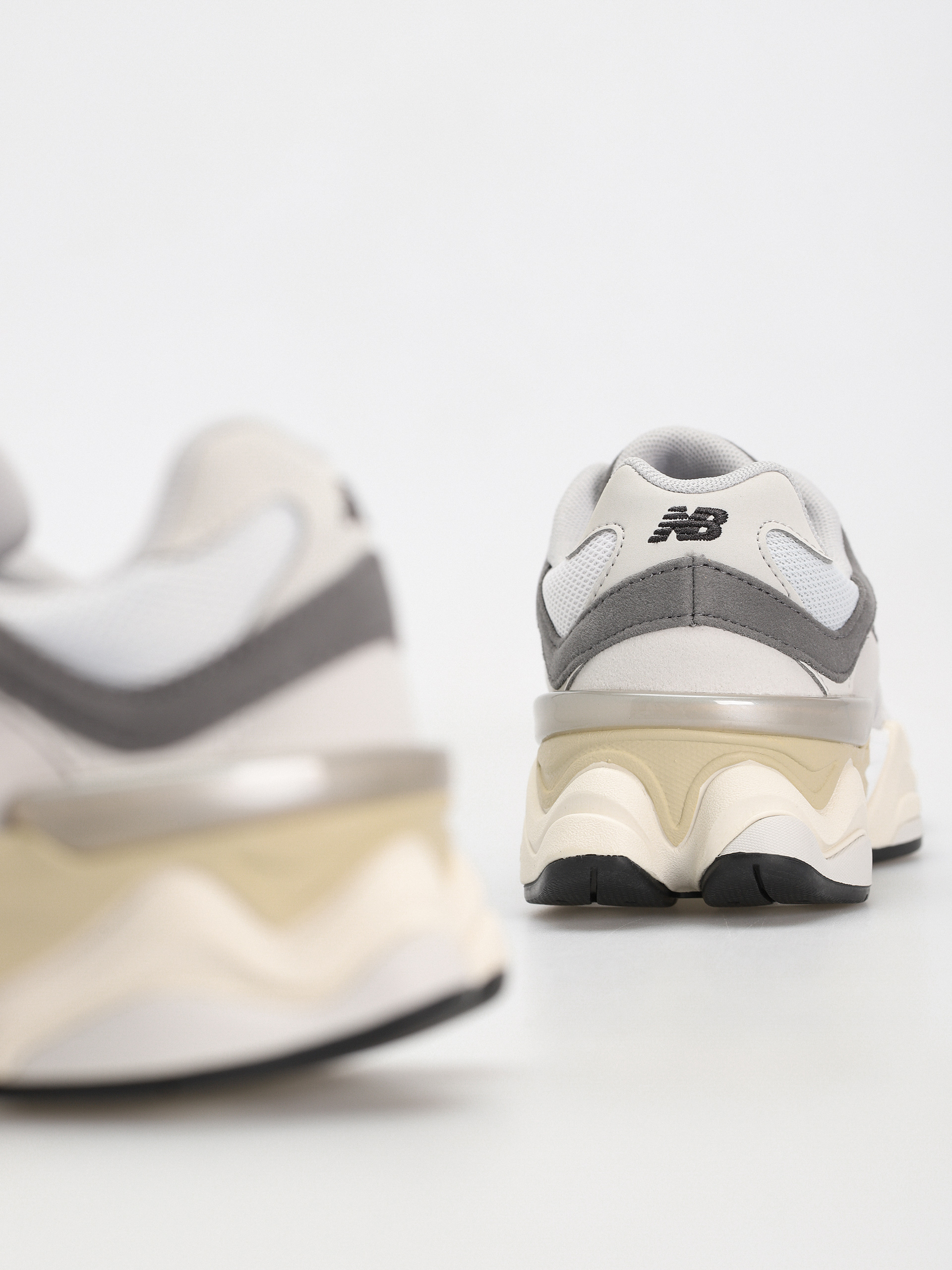 Обувки New Balance 9060 JR (raincloud)