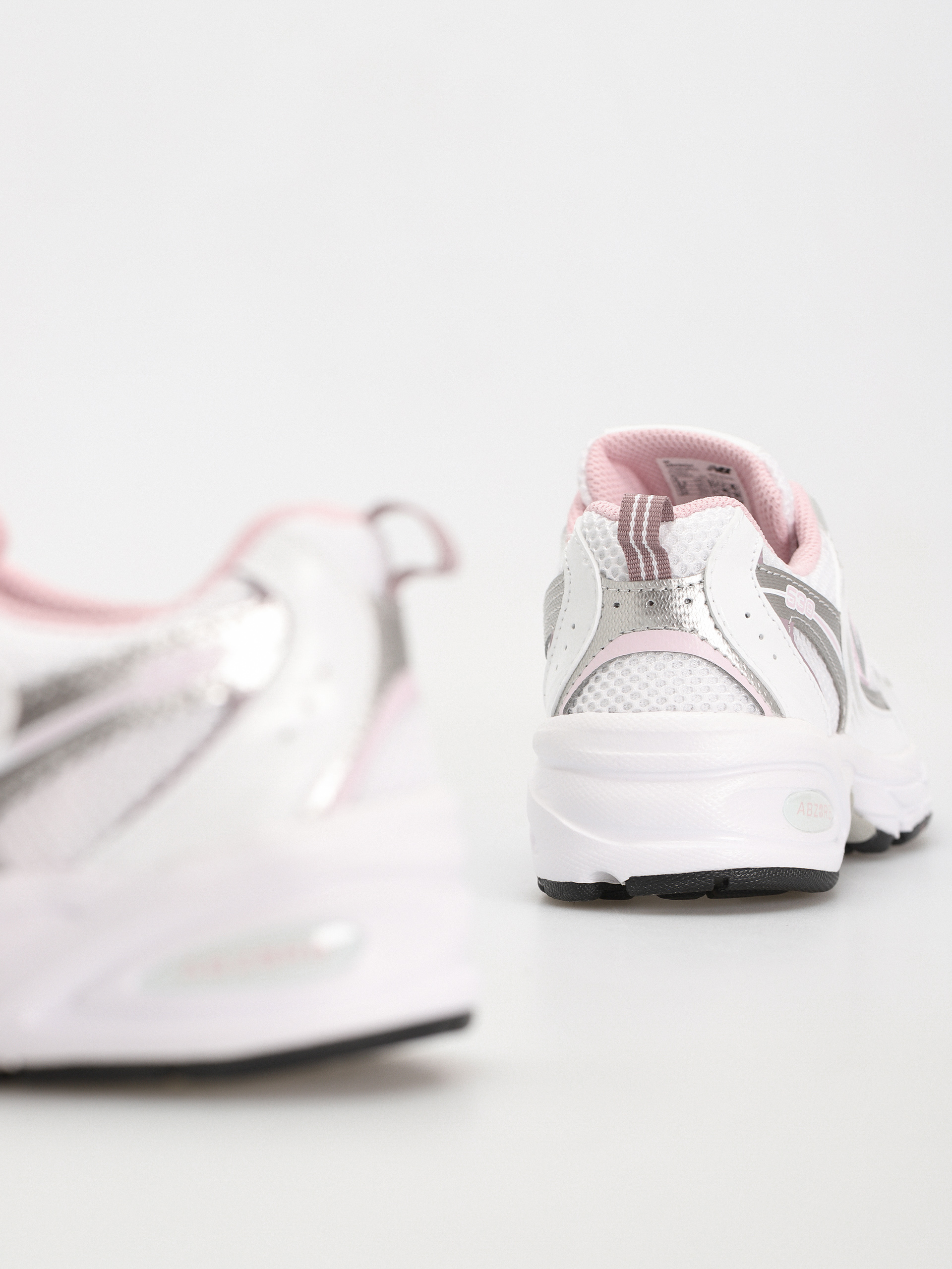 Обувки New Balance 530 JR (white silver pink)