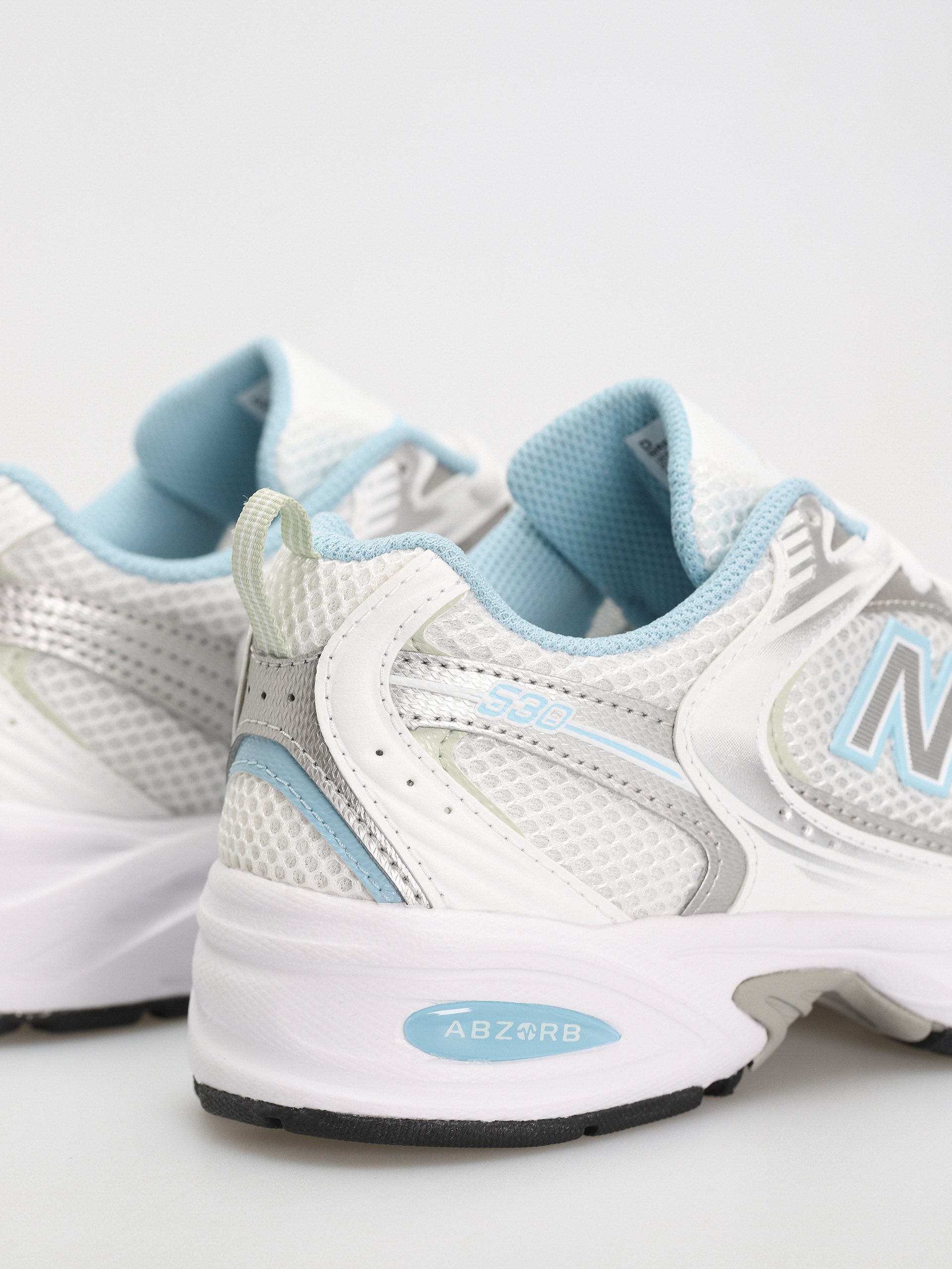 Обувки New Balance 530 (white silver navy)