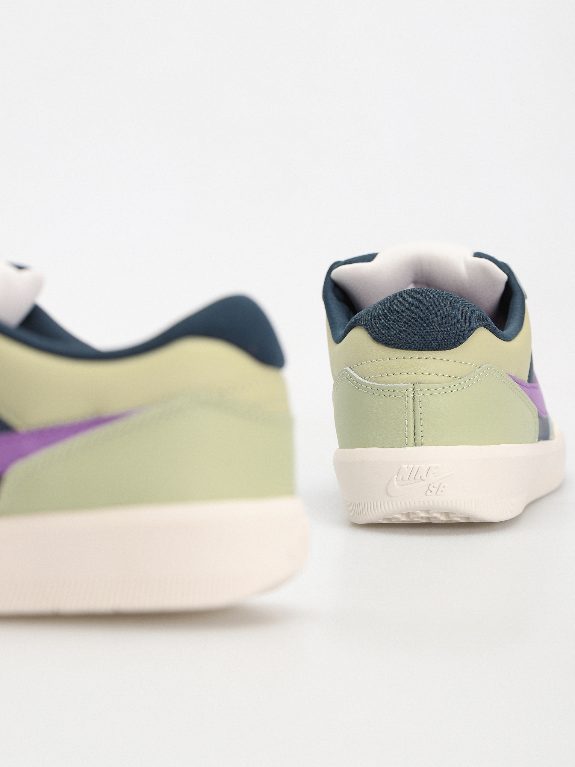 Обувки Nike SB Force 58 Premium (olive aura/black raspberry armory navy)