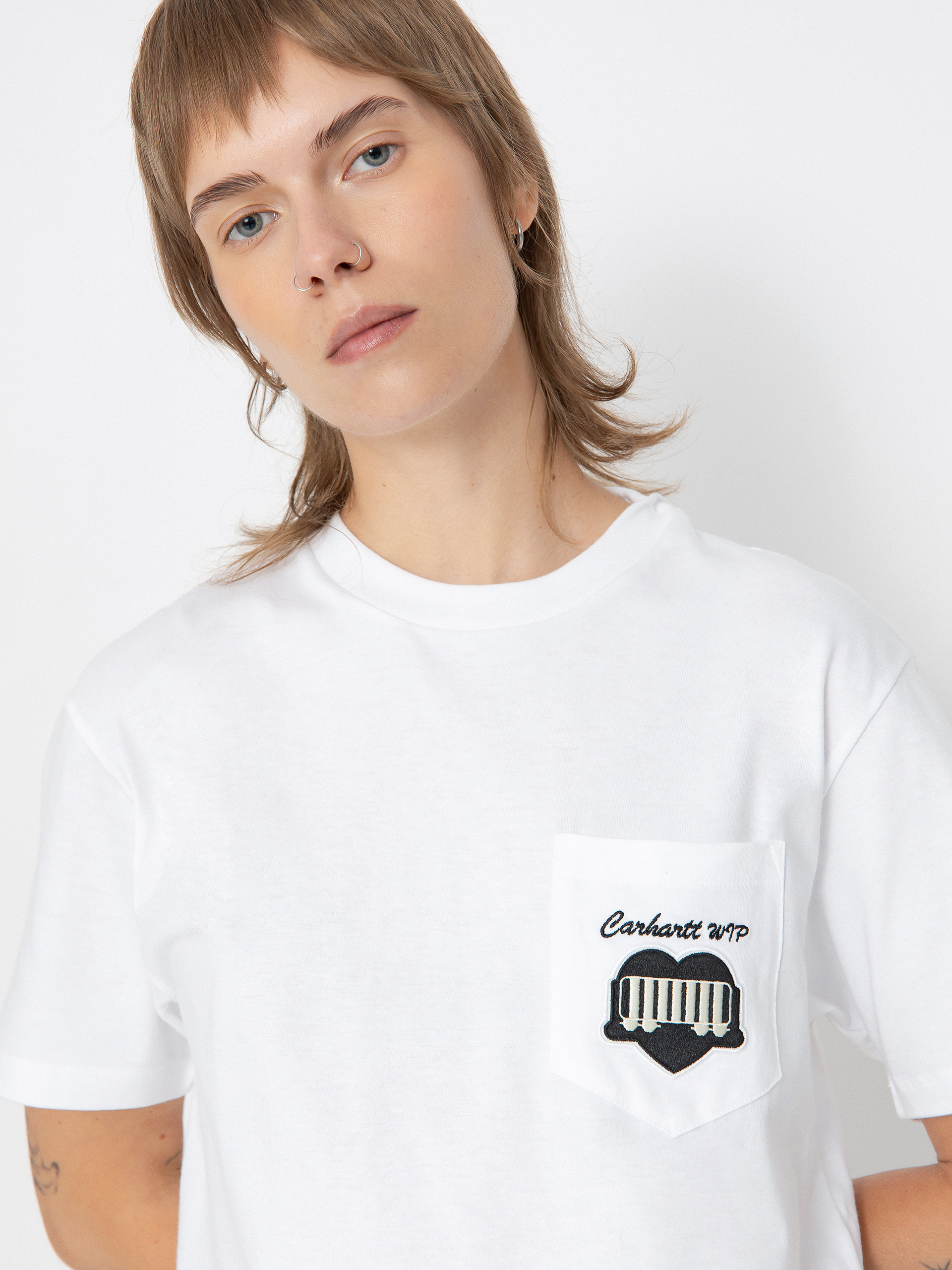 Тениска Carhartt WIP Heart Train Pocket Wmn (white)