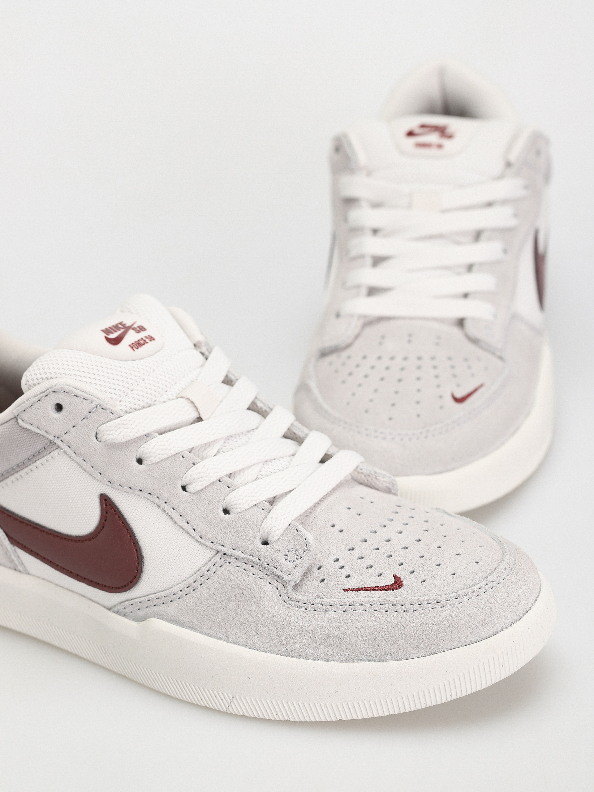 Обувки Nike SB Force 58 (platinum tint/dark team red wolf grey)