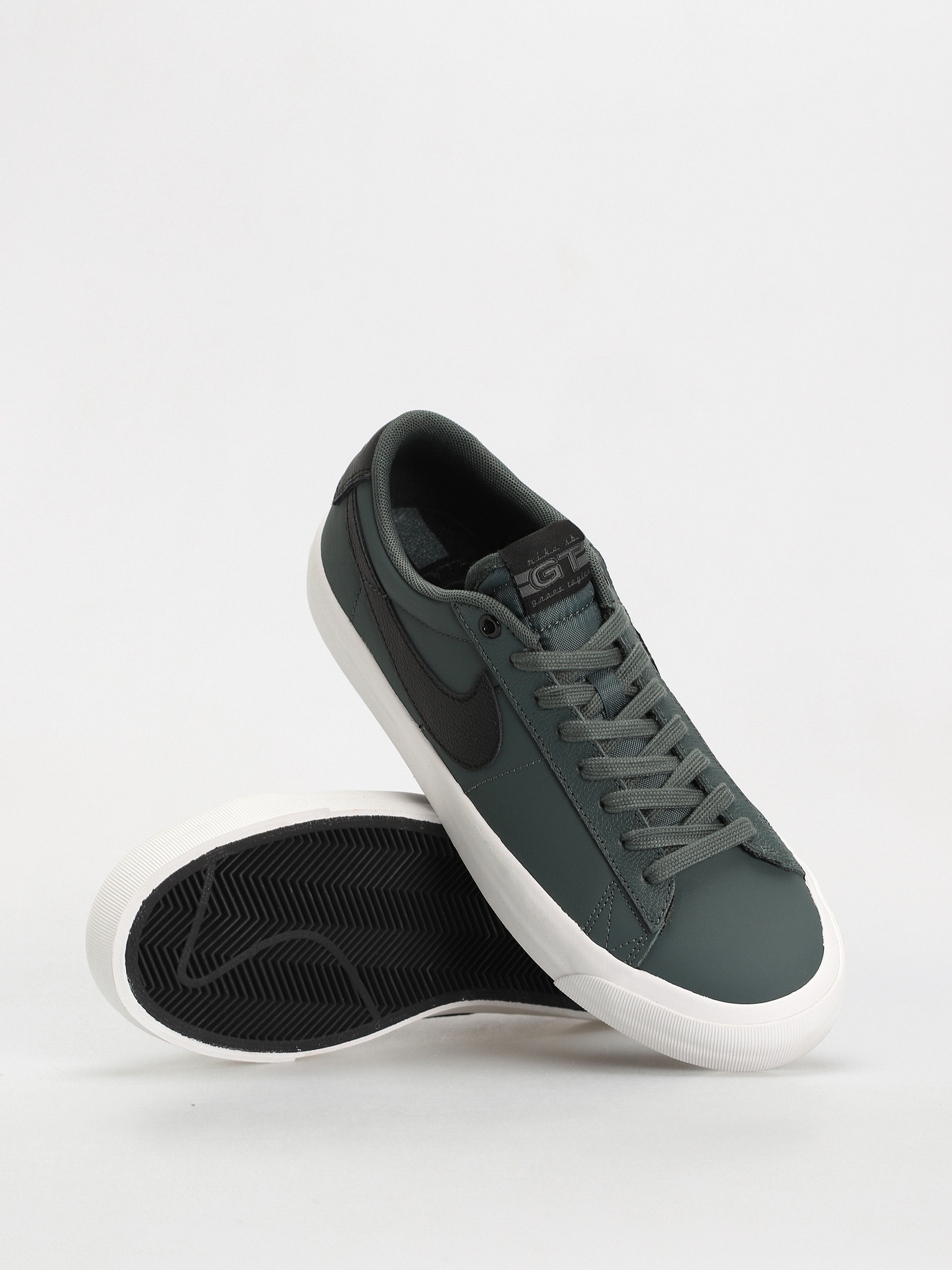 Обувки Nike SB Blazer Low Pro Gt (vintage green/black vintage green)