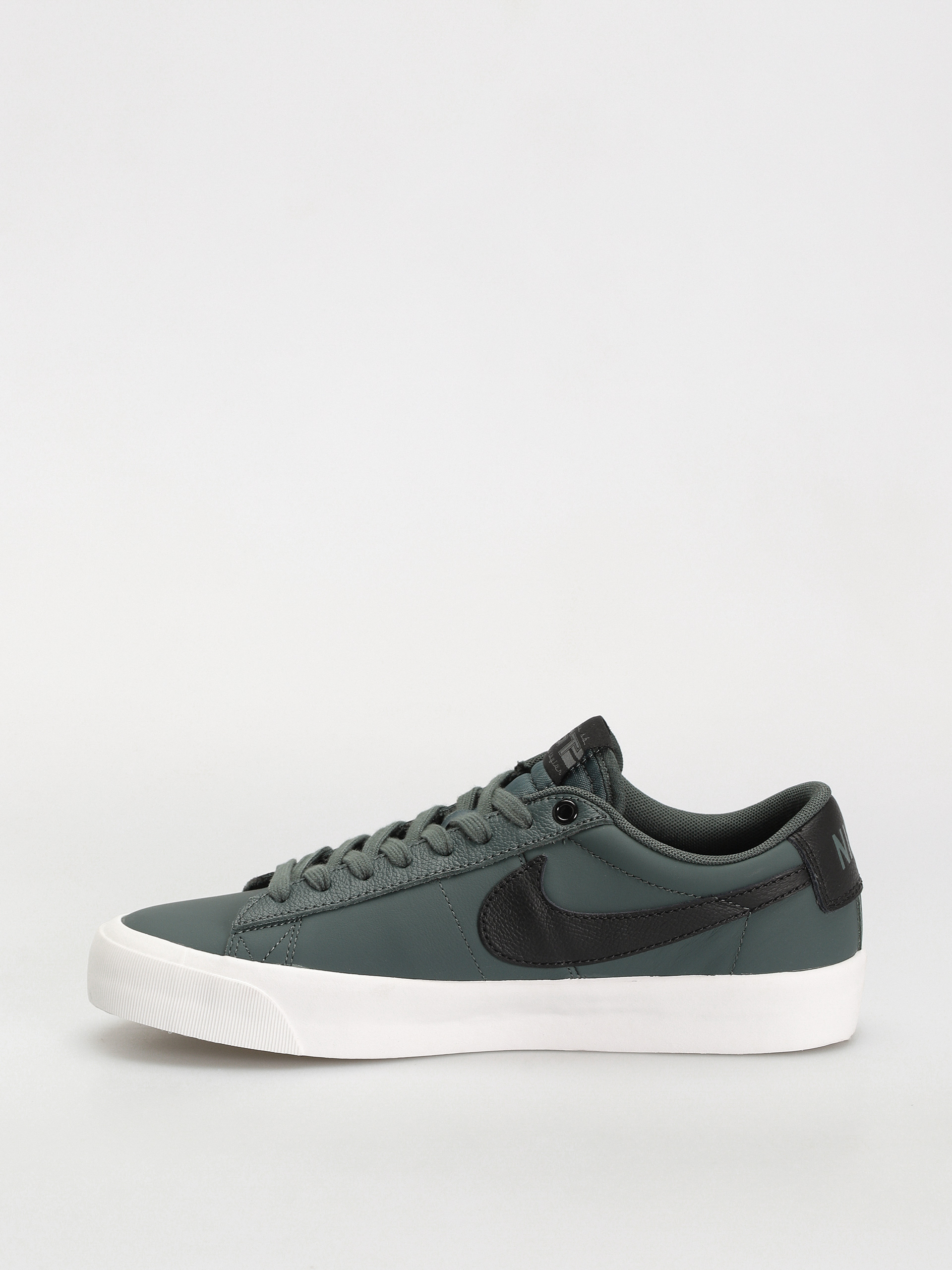 Обувки Nike SB Blazer Low Pro Gt (vintage green/black vintage green)