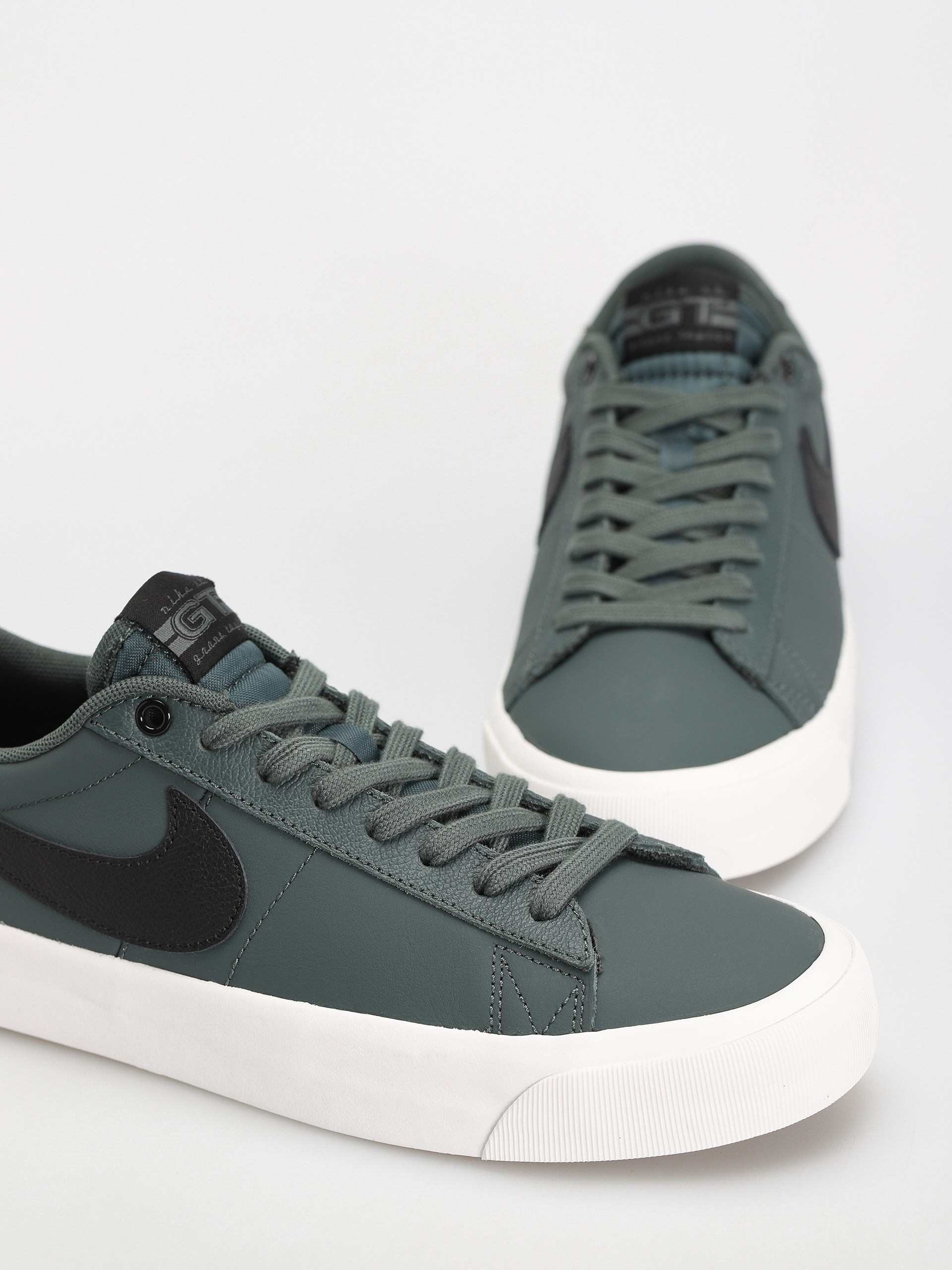 Обувки Nike SB Blazer Low Pro Gt (vintage green/black vintage green)