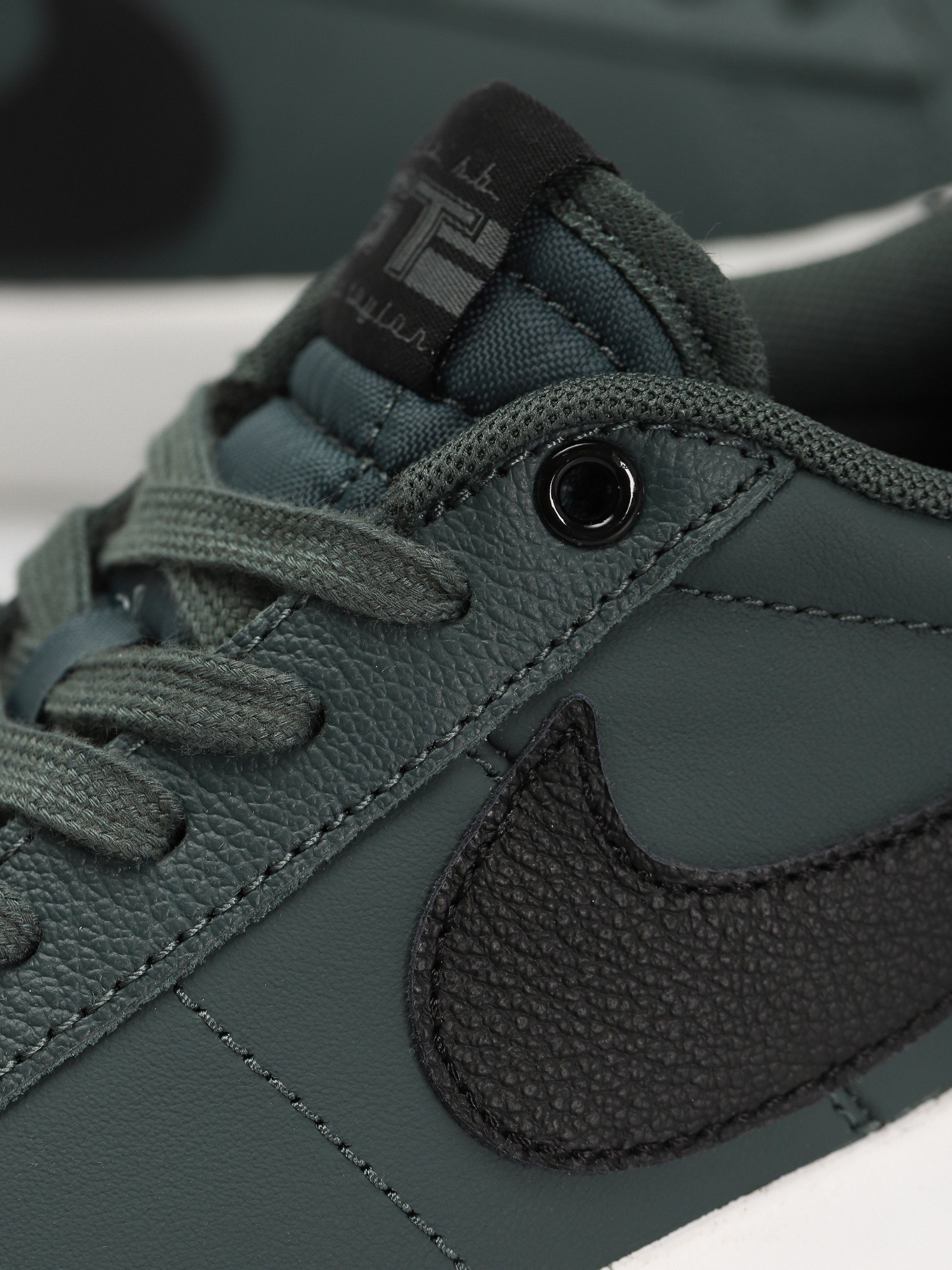 Обувки Nike SB Blazer Low Pro Gt (vintage green/black vintage green)