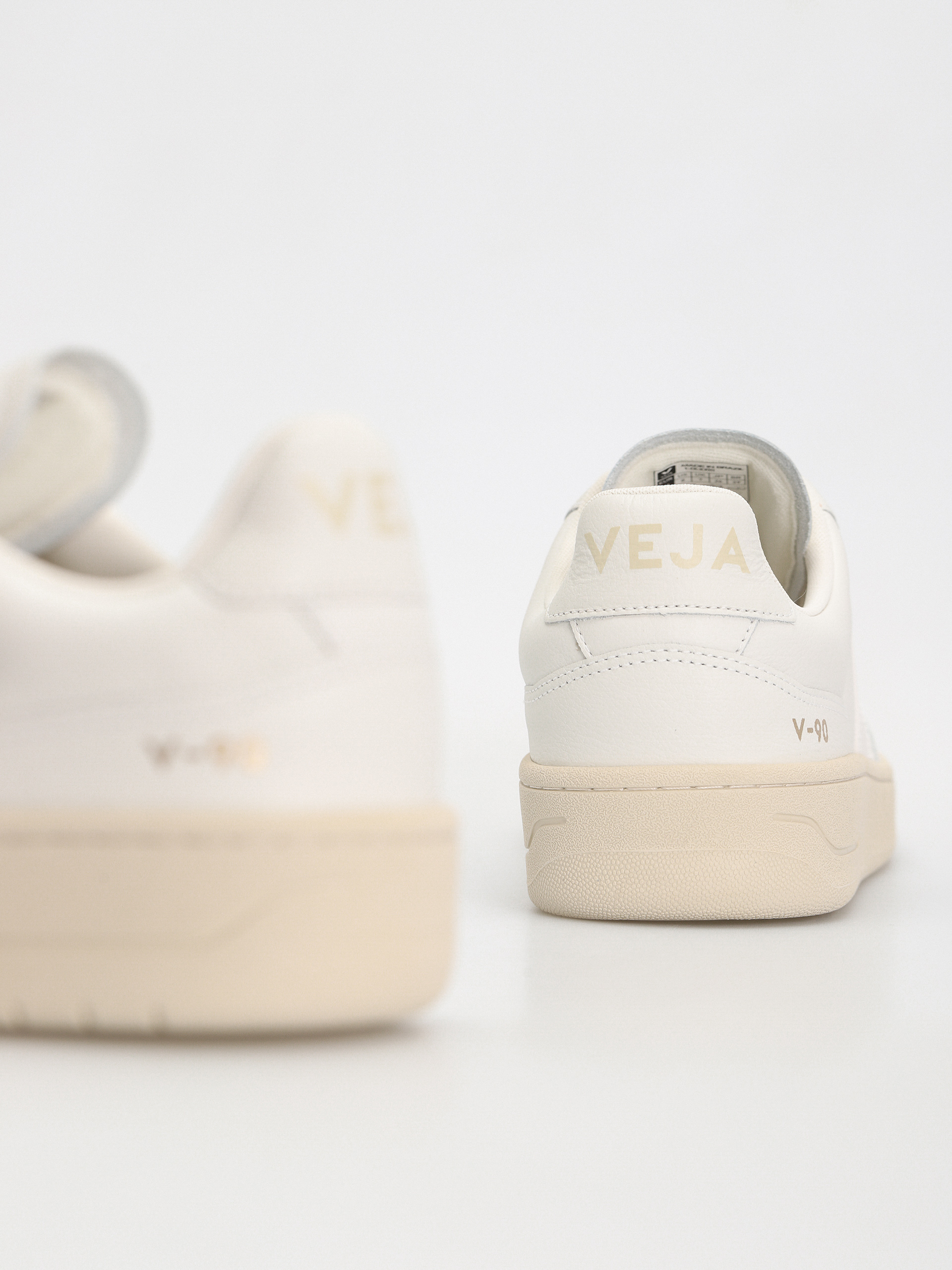 Обувки Veja V-90 (extra white)