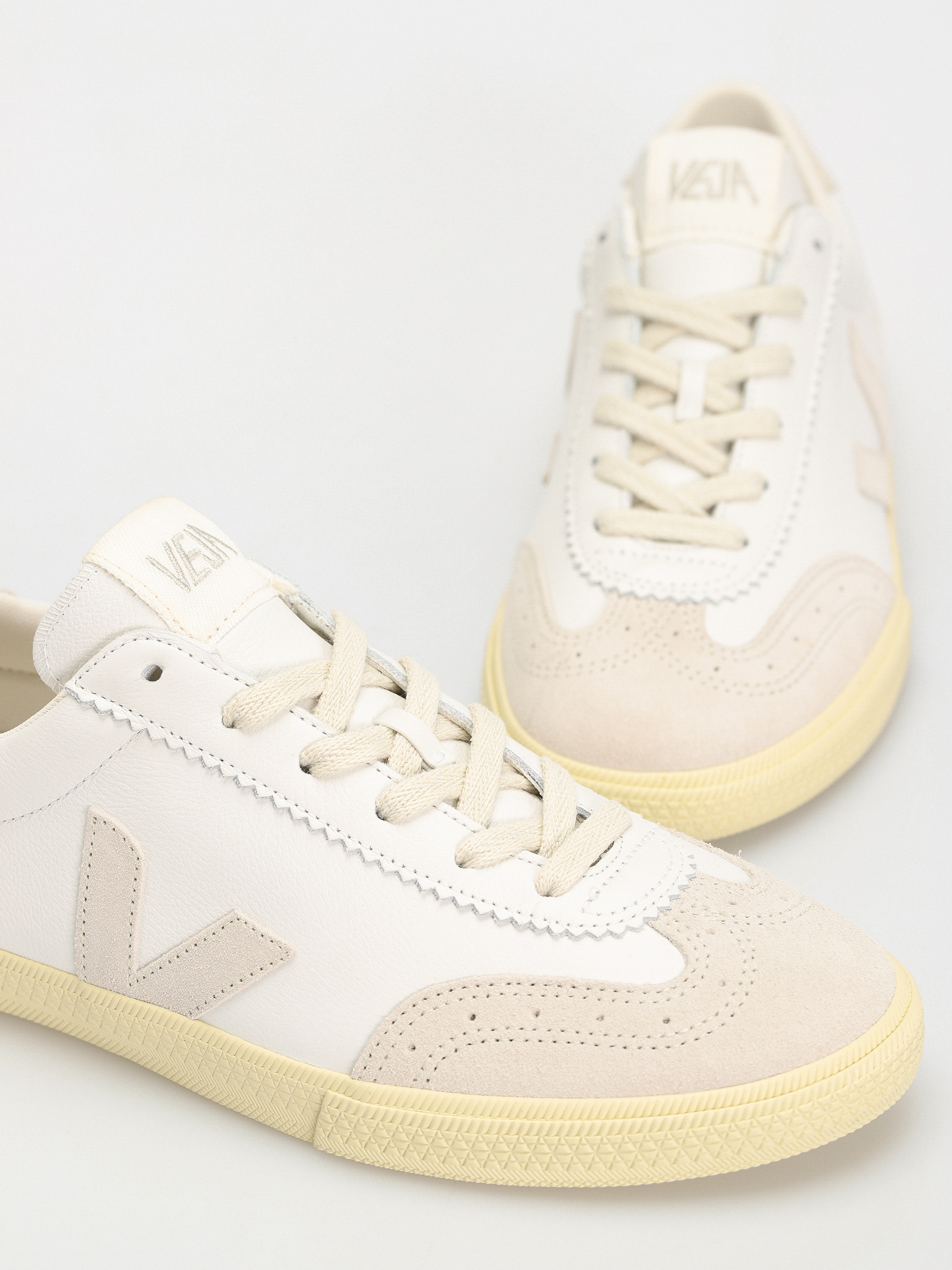 Обувки Veja Volley (white natural)
