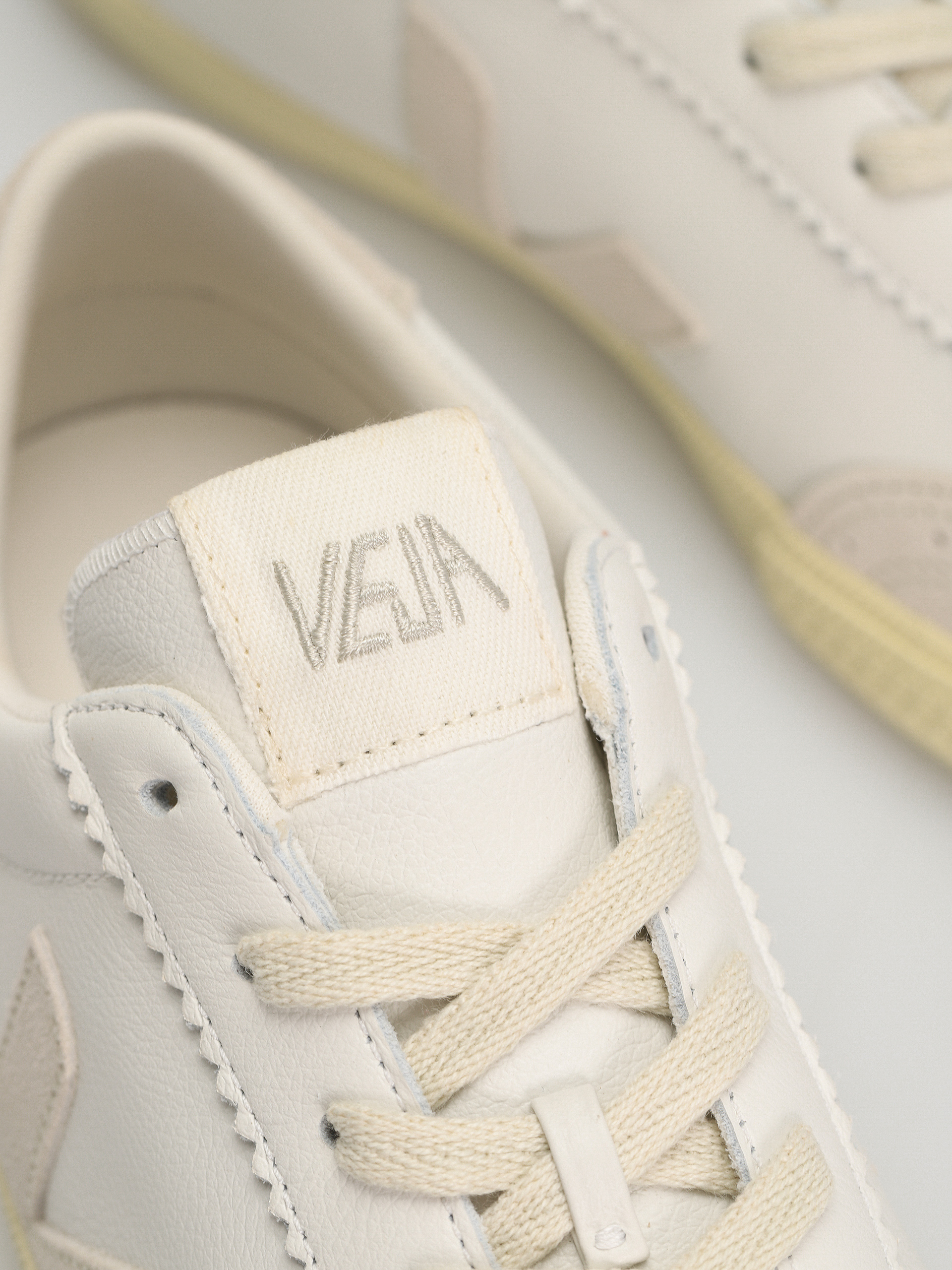 Обувки Veja Volley (white natural)