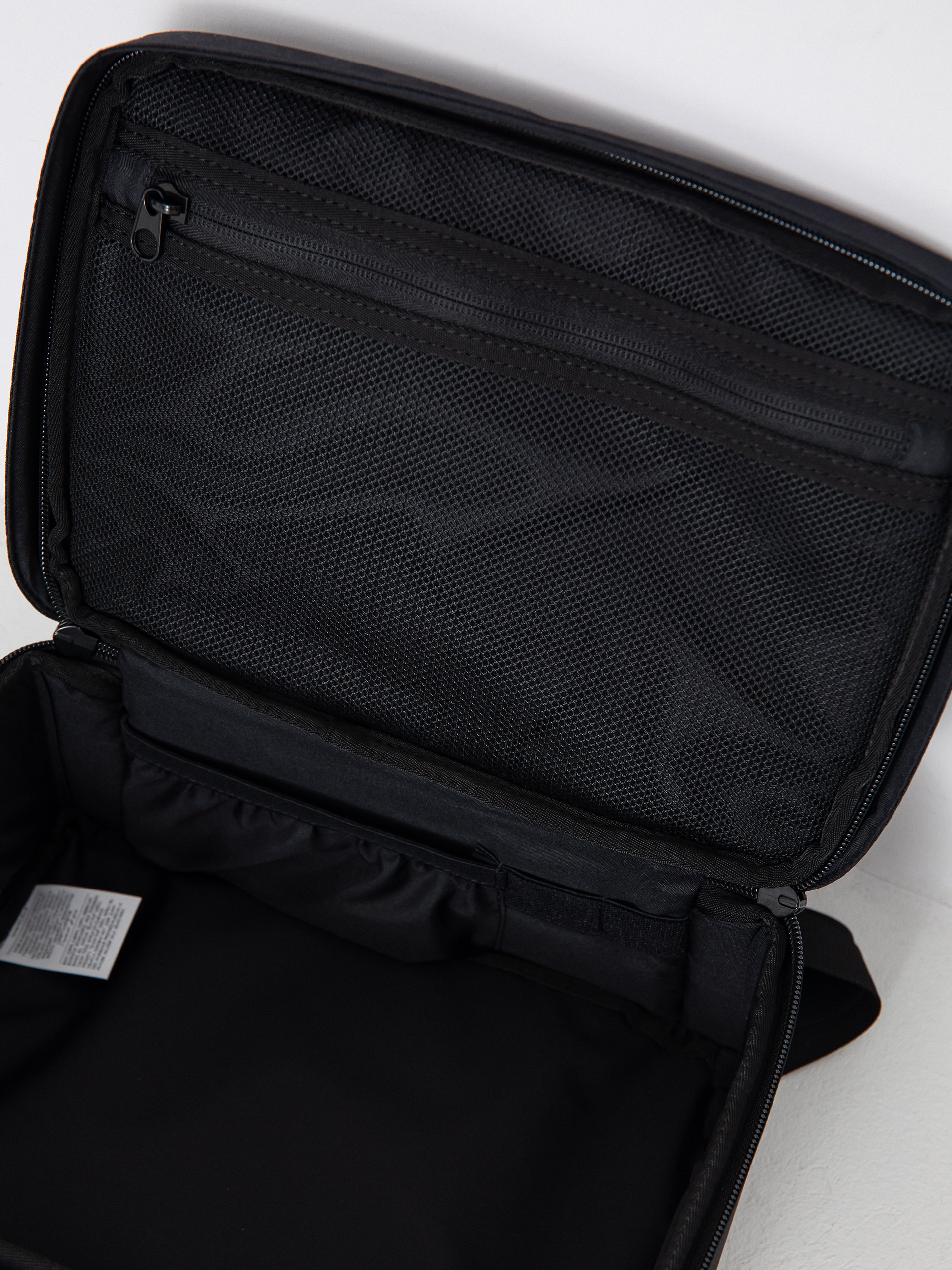 Чанта Nike SB Box (black/black/white)