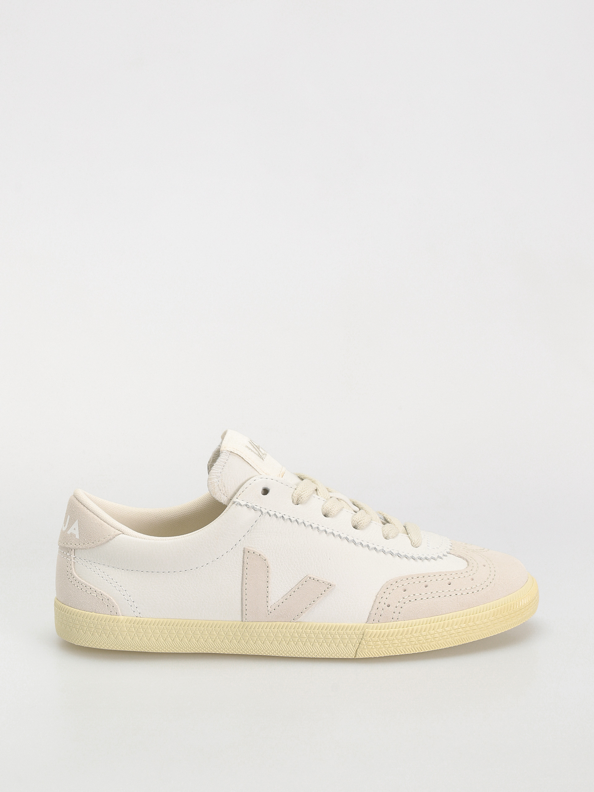 u041eu0431u0443u0432u043au0438 Veja Volley Wmn (white natural)