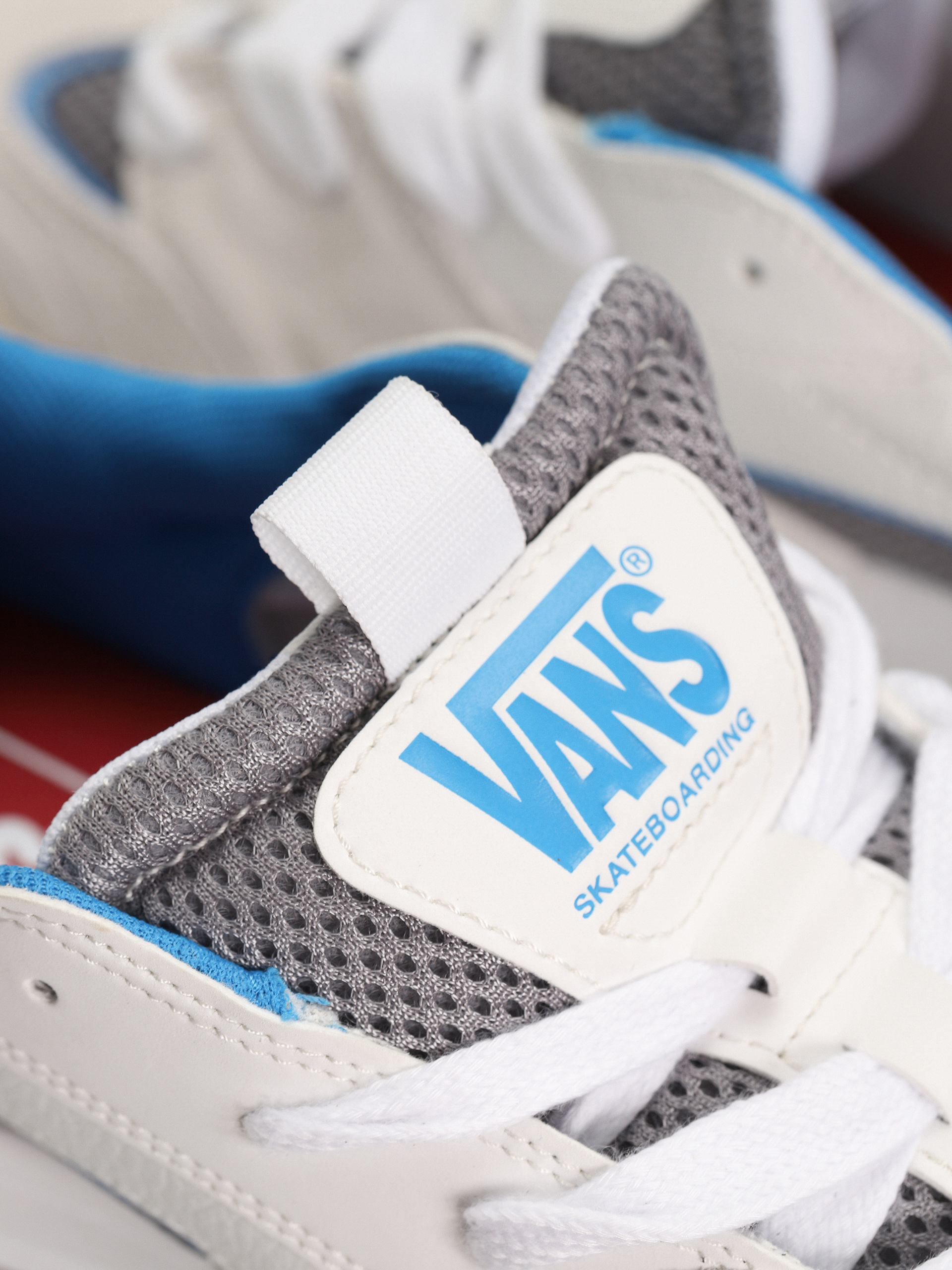 Обувки Vans Skate Mixxa (athletic white/multi)