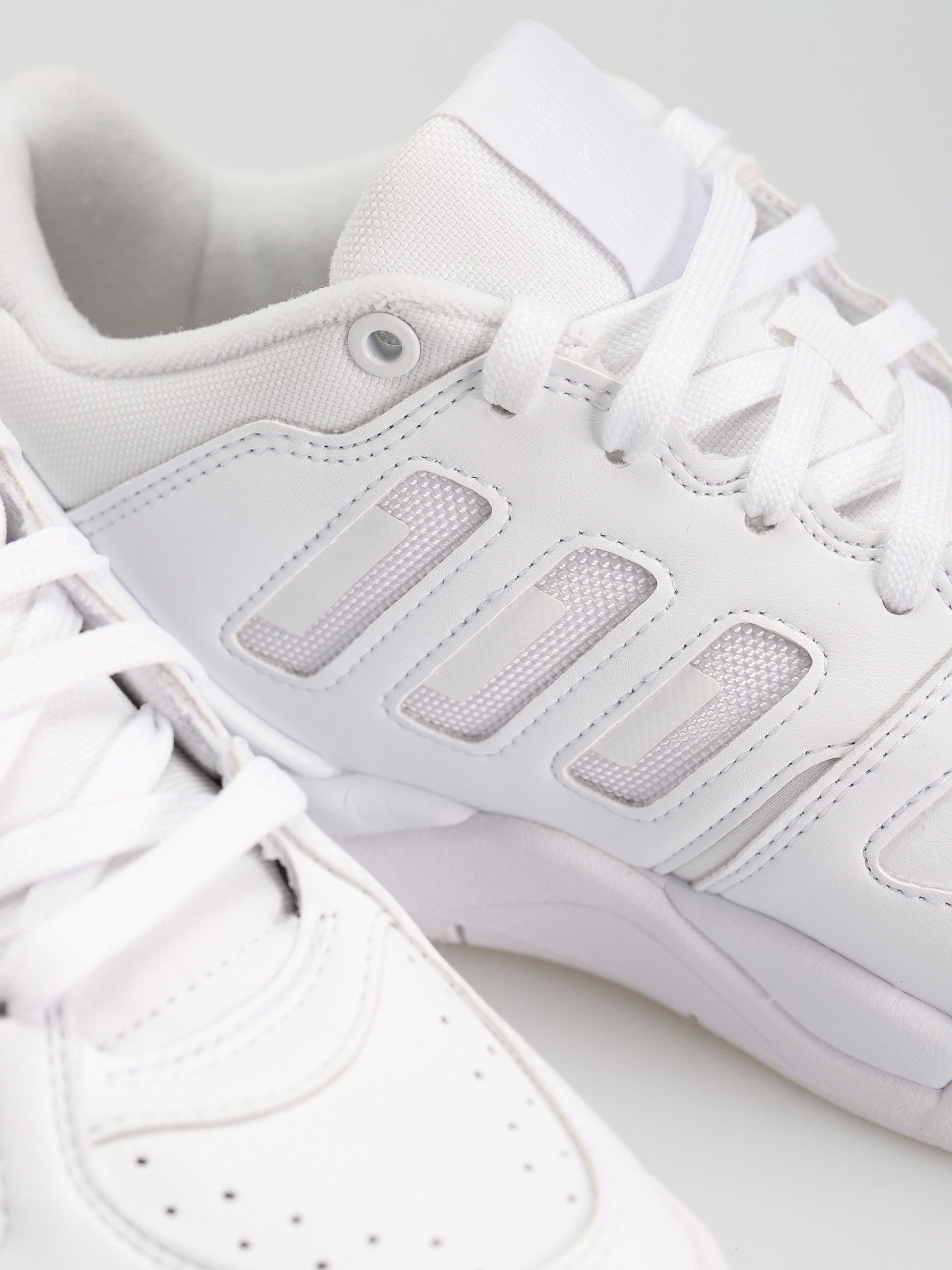 Обувки adidas Midcity Low (ftwwht/ftwwht/greone)