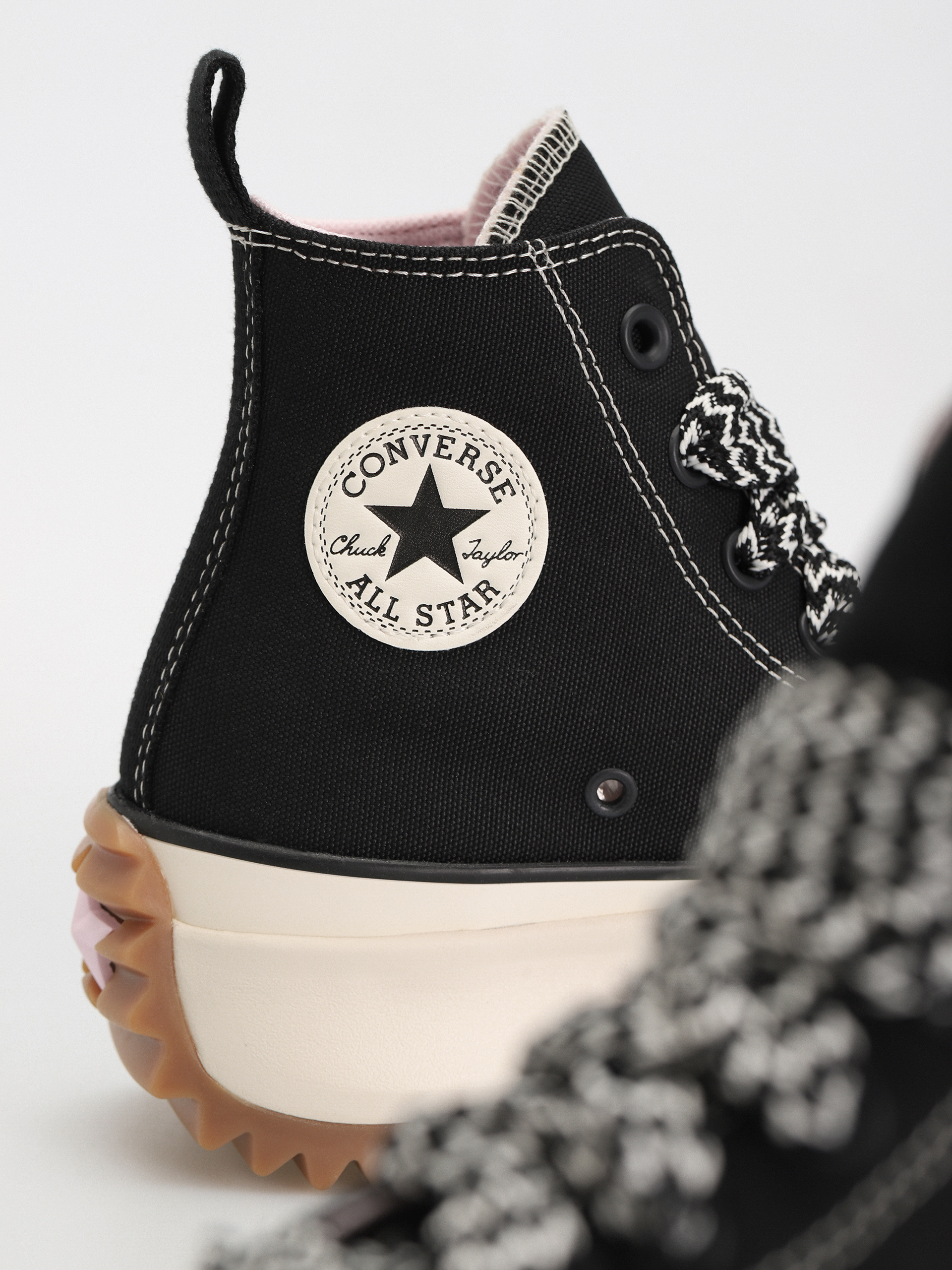 Обувки Converse Run Star Hike Hi (black/pink foam/egret)