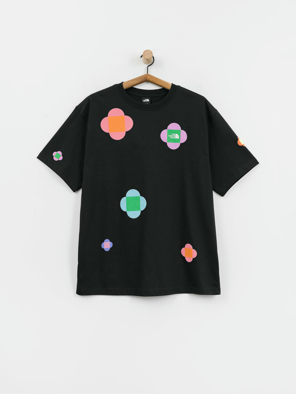 Тениска The North Face X Yinka Ilori Let’S Blossom Together Graphic (tnf black)