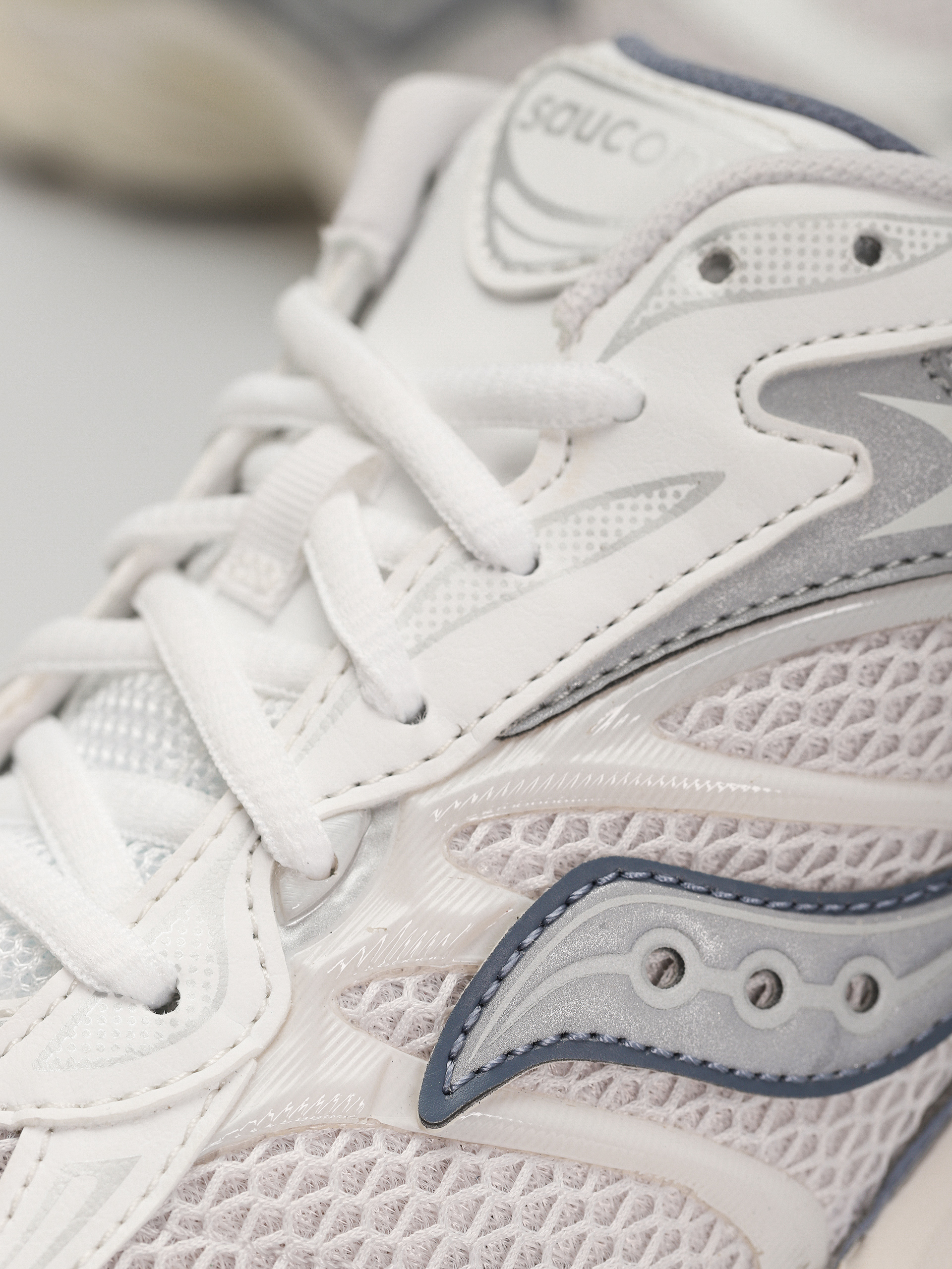 Обувки Saucony Progrid Omni 9 (ivory/blue)