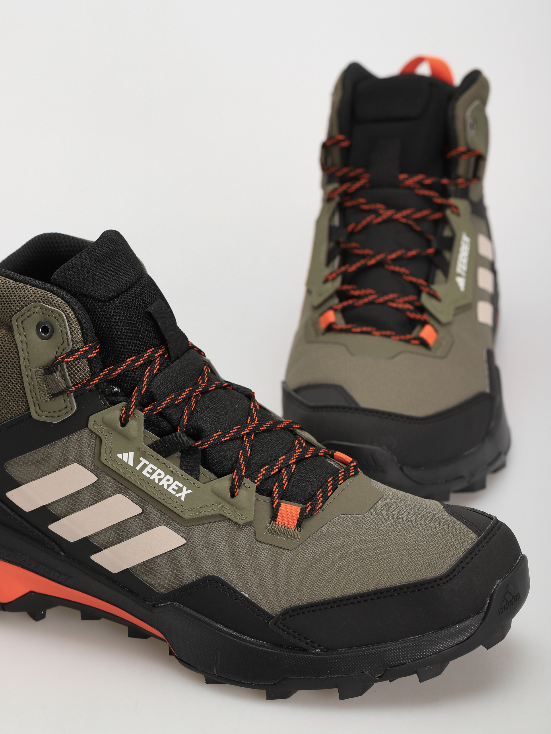 Обувки adidas Terrex Ax4 Mid Gtx (olistr/wonbei/cblack)