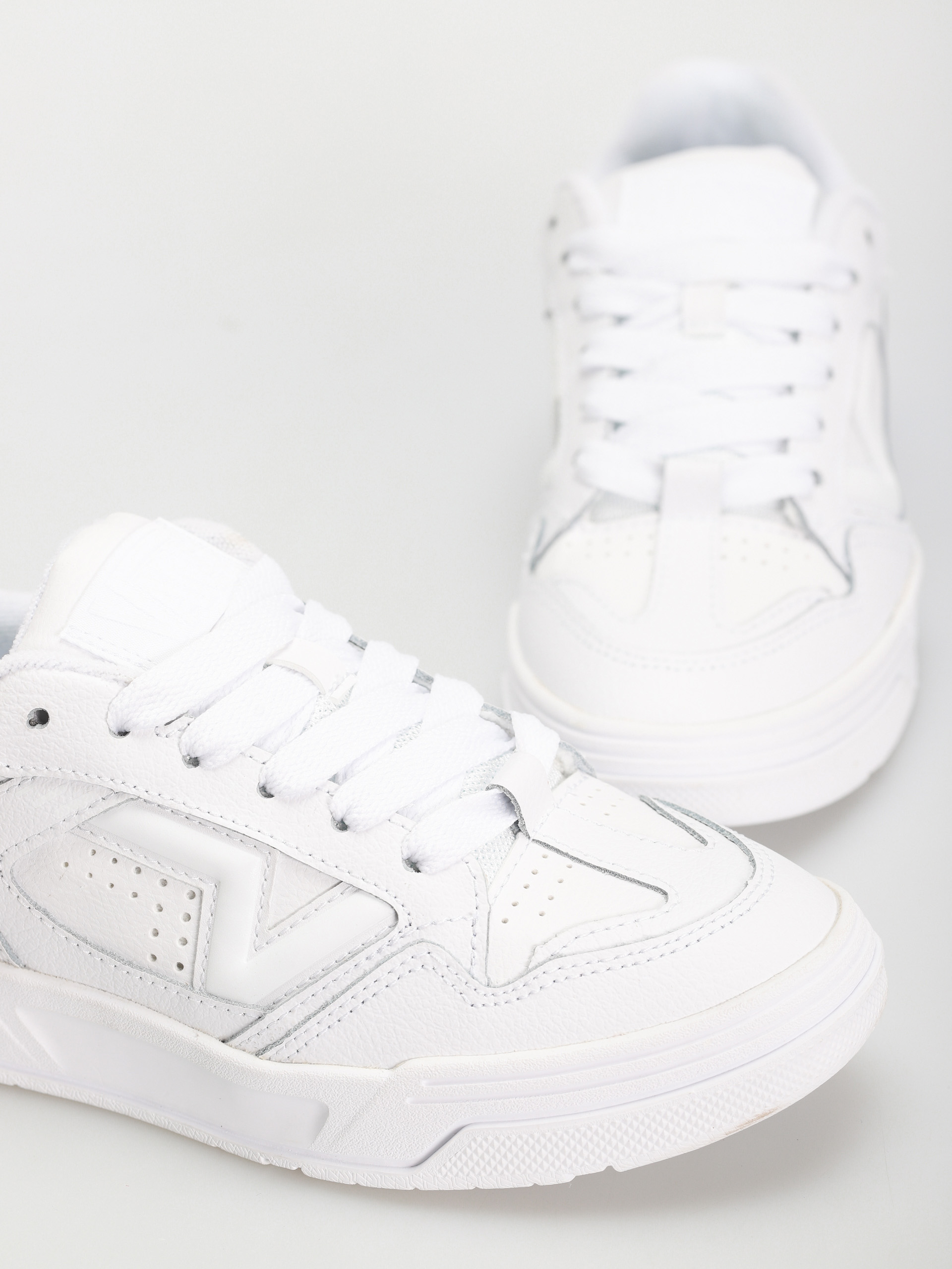 Обувки Vans Upland (white/white)