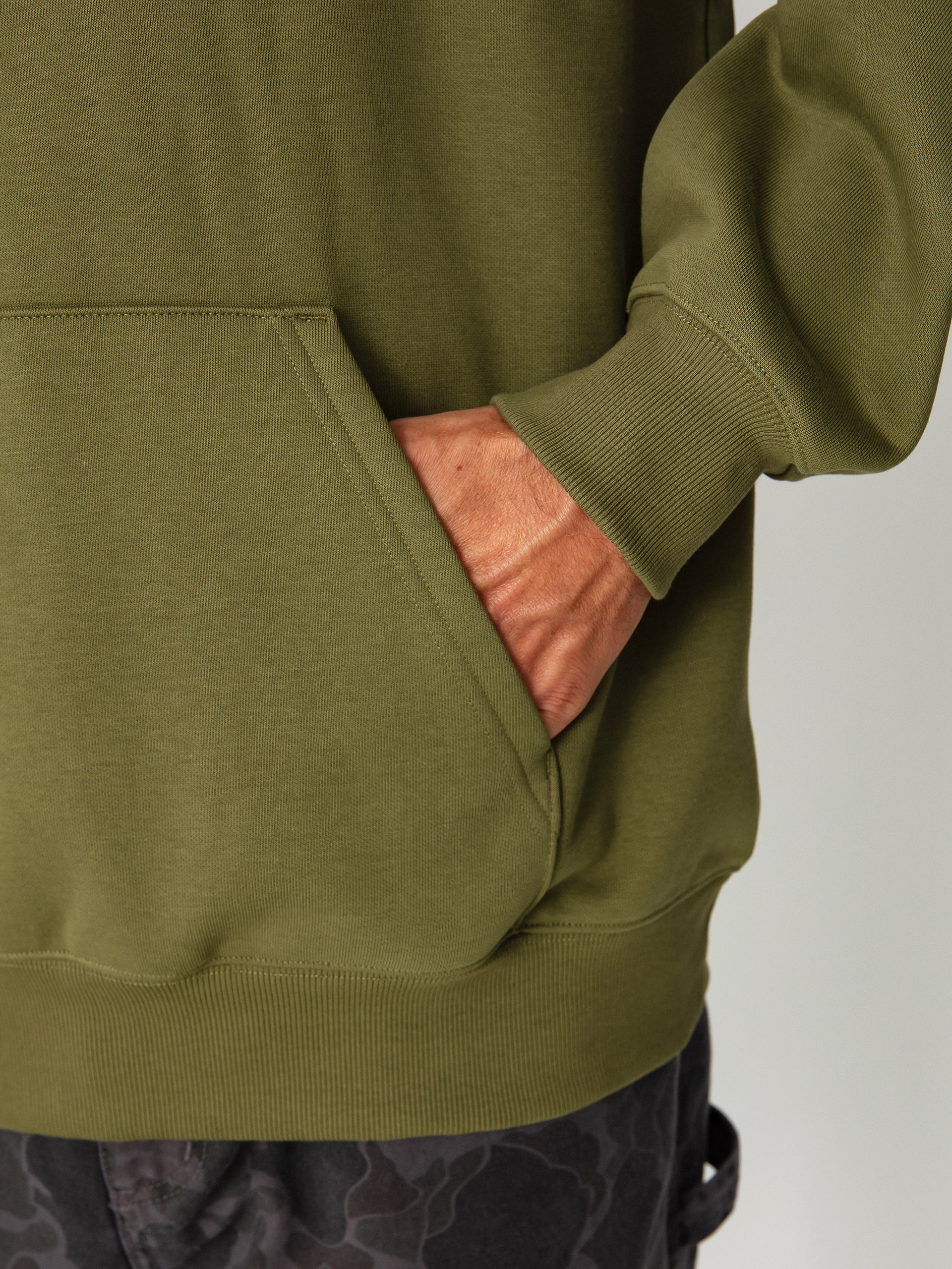 Суитшърт с качулка Carhartt WIP Carhartt HD (capulet/aura)