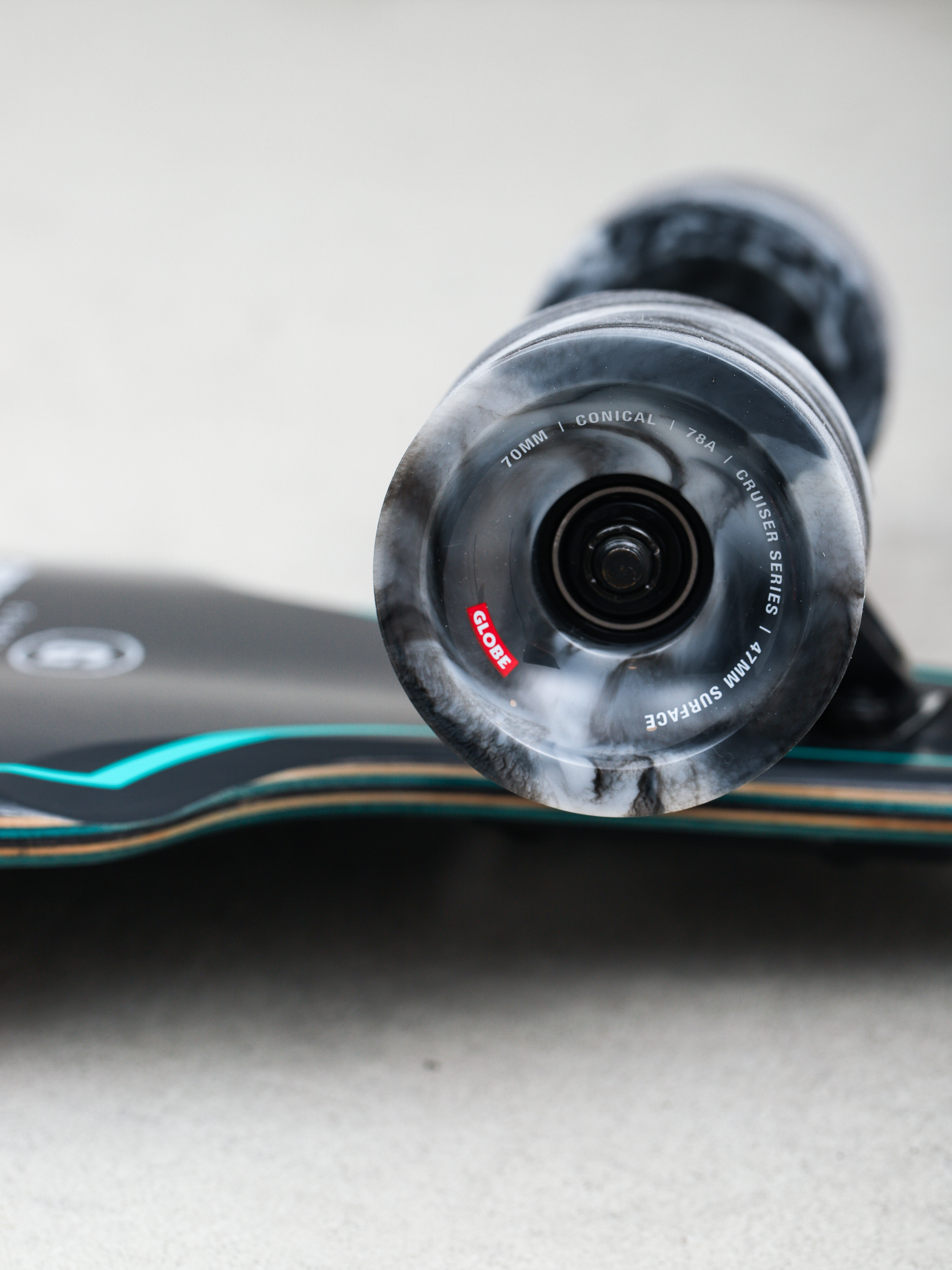 Лонгърборд Globe Prowler Mid (green flames)