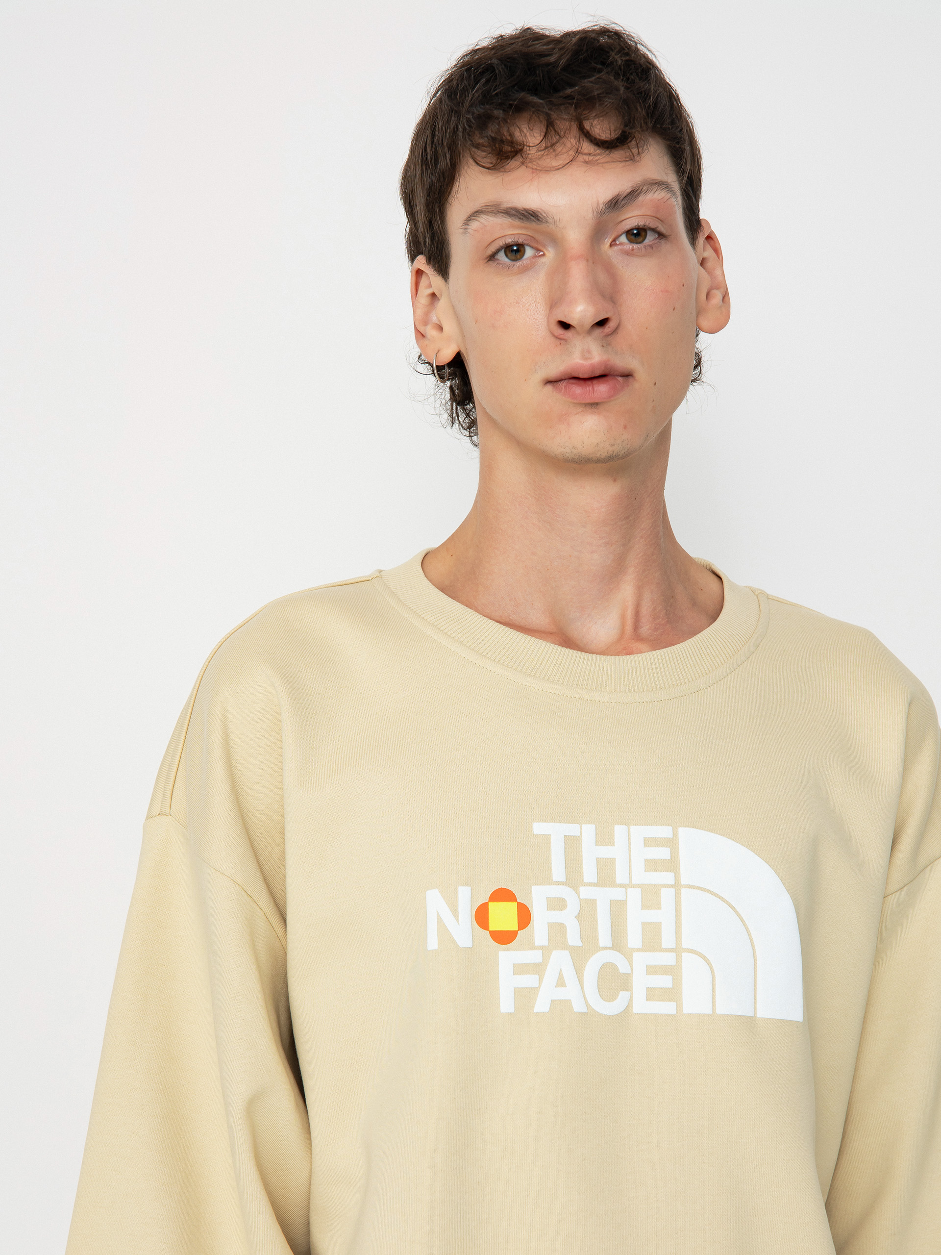 Суитшърт The North Face X Yinka Ilori Crew (gravel)