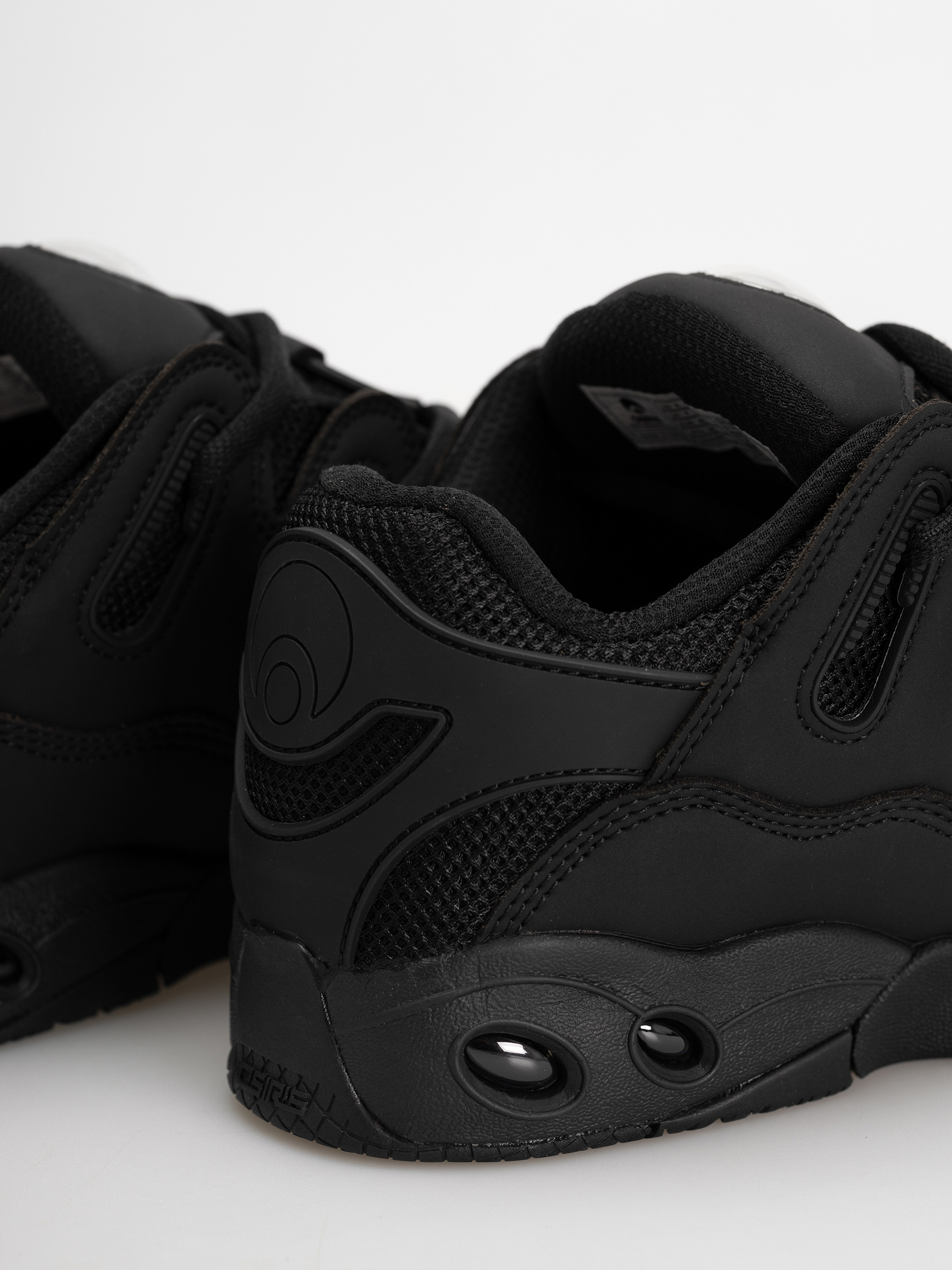 Обувки Osiris D3 OG (black/black/black)