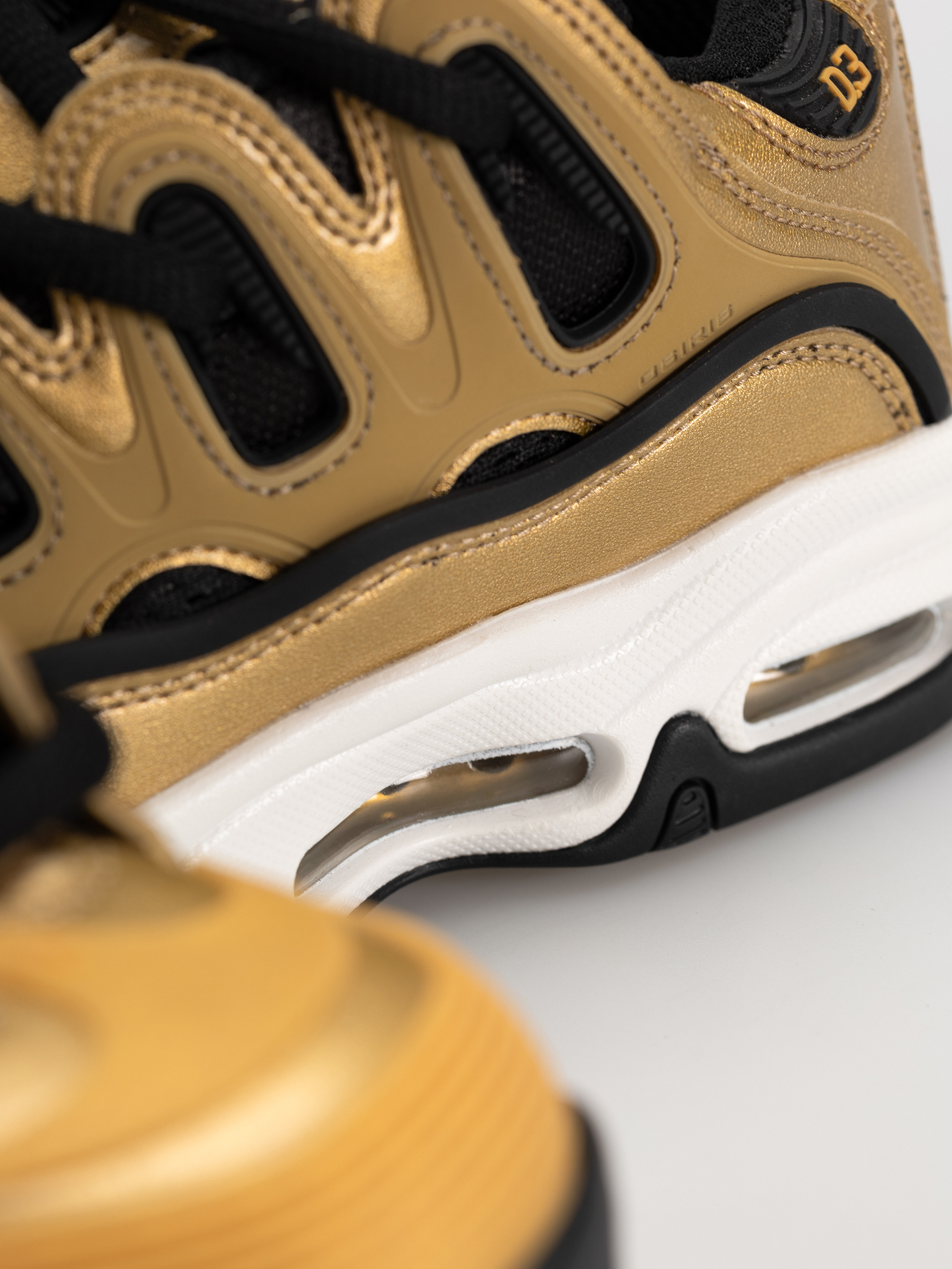 Обувки Osiris D3 2001 (gold/black/white)