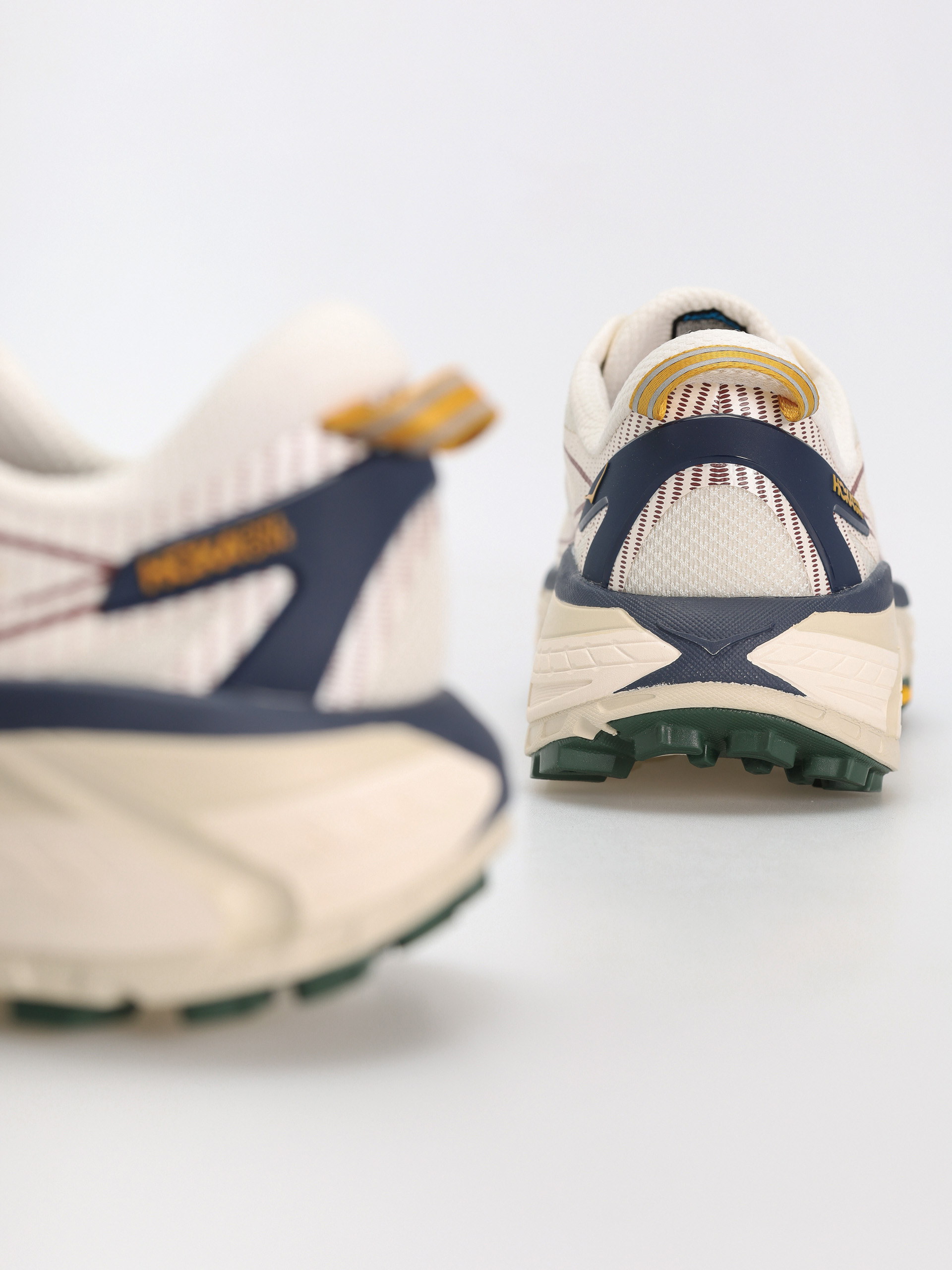 Обувки Hoka Mafate Speed 2 (alabaster/oat milk)