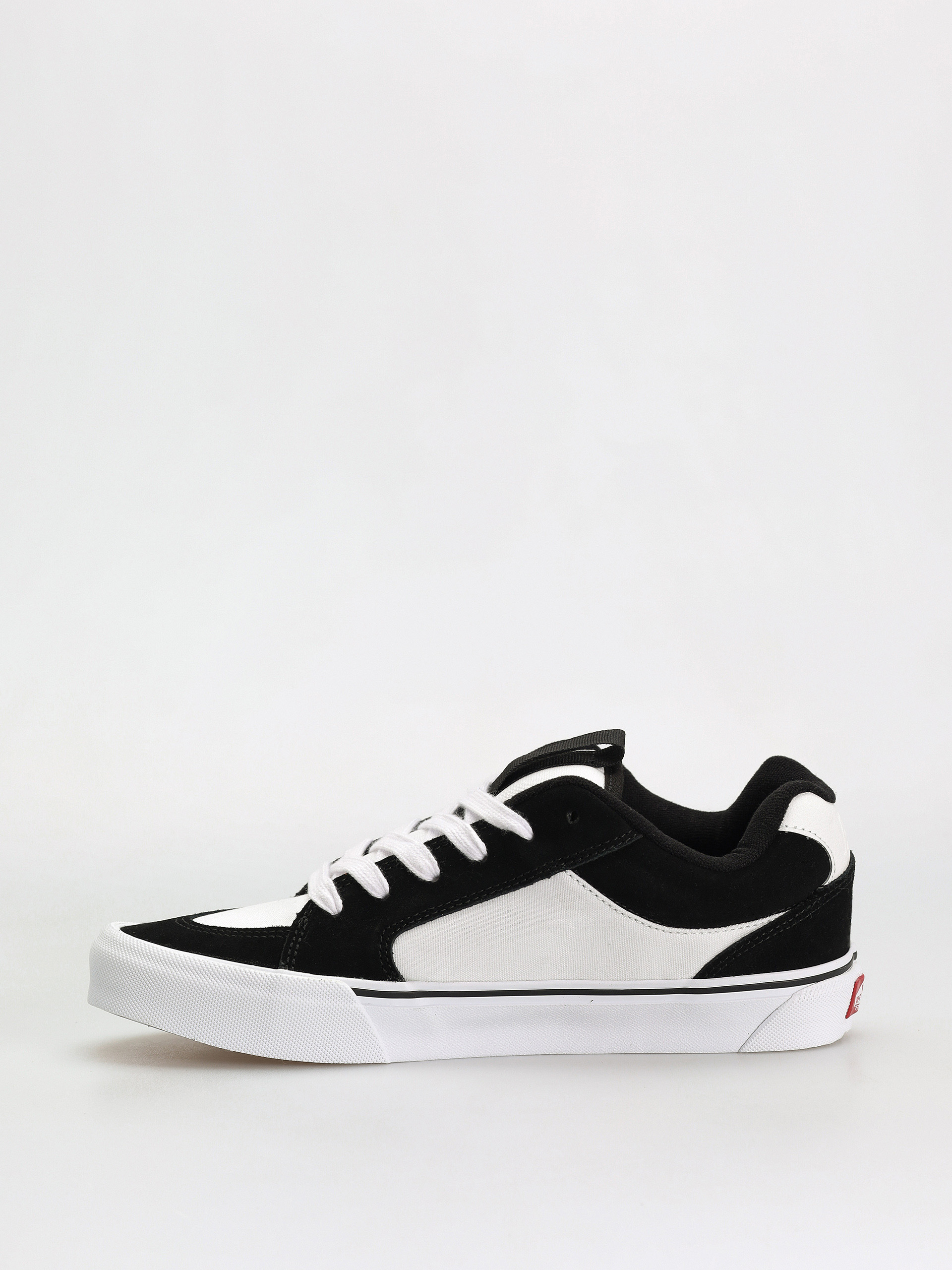 Обувки Vans Chukka Push (2-tone black/white)