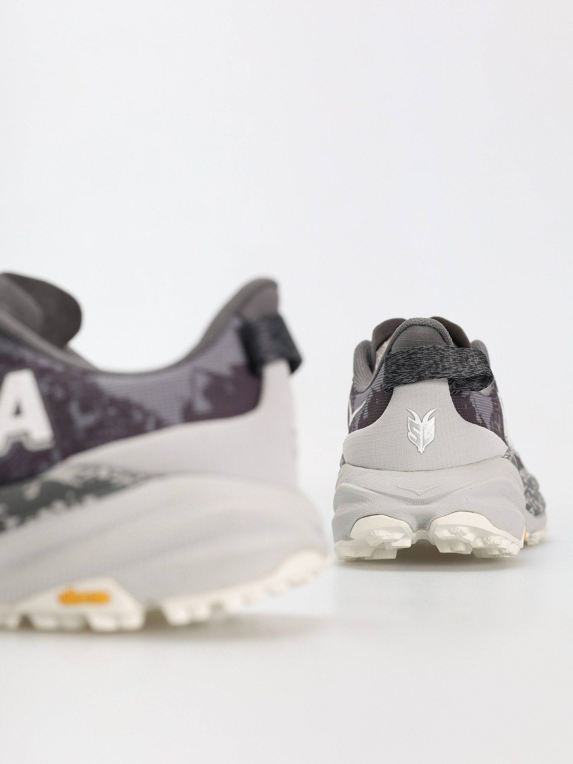 Обувки Hoka Speedgoat 6 Wmn (outer orbit/stardust)