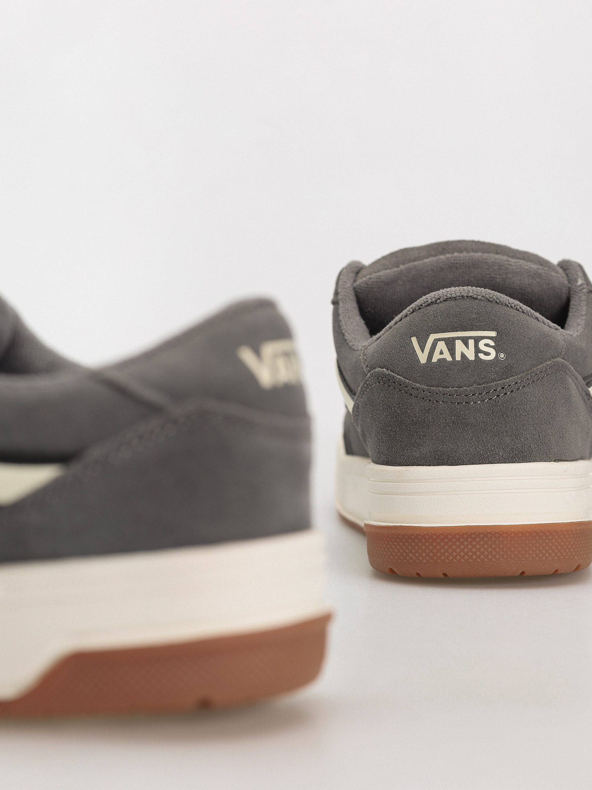 Обувки Vans Hylane (pewter/black)